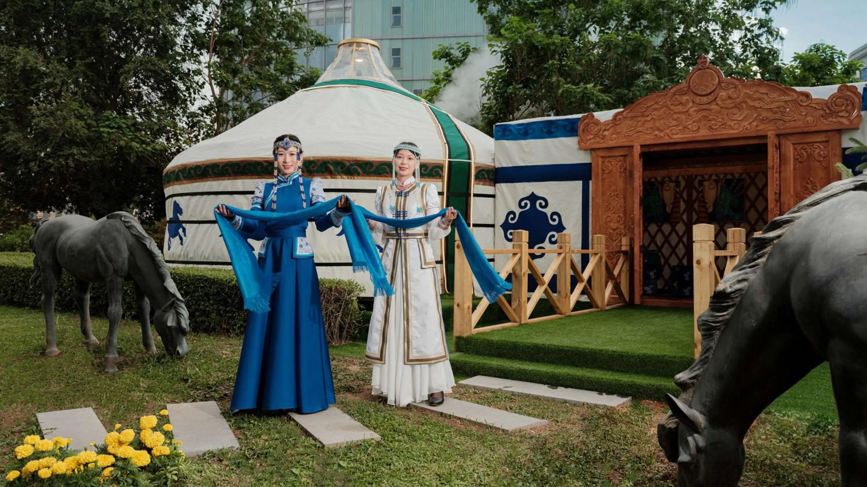 Restaurant/places to eat in Shangri-La Huhhot