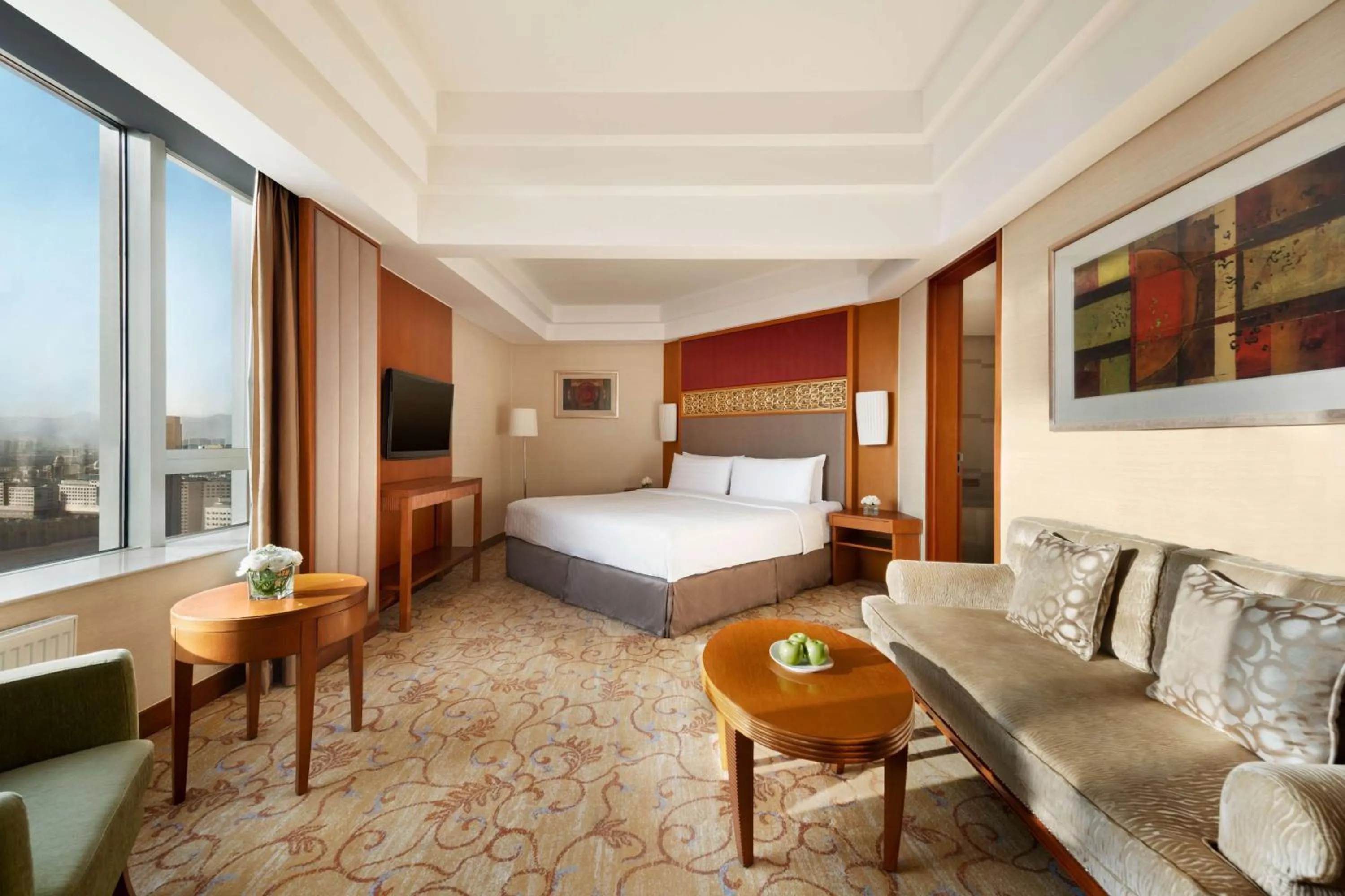 Photo of the whole room, Bed in Shangri-La Huhhot