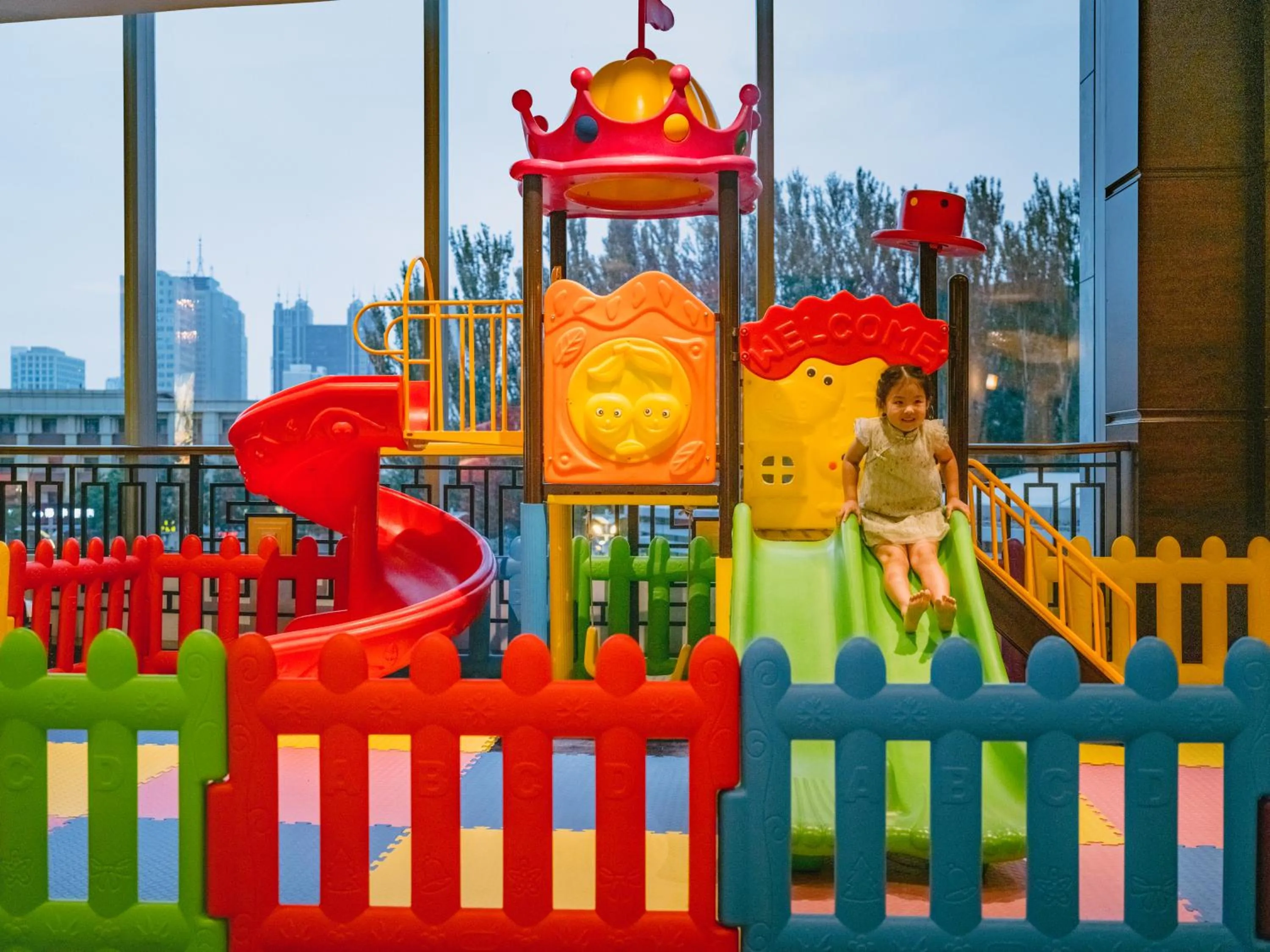 Restaurant/places to eat in Shangri-La Huhhot