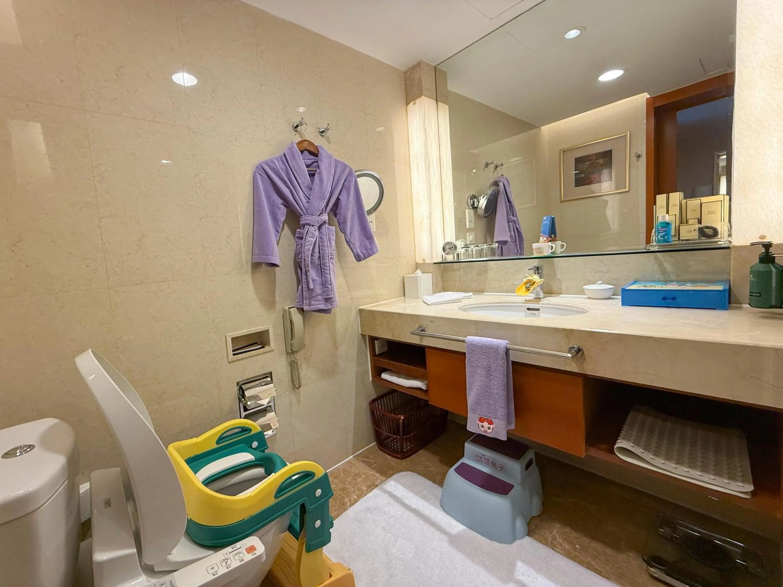 Bathroom in Shangri-La Huhhot