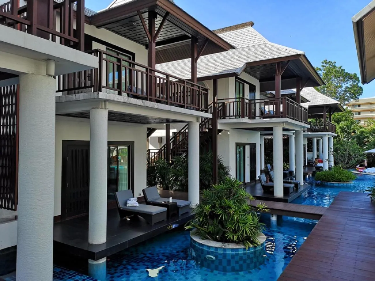 Pool view in Z Through By The Zign