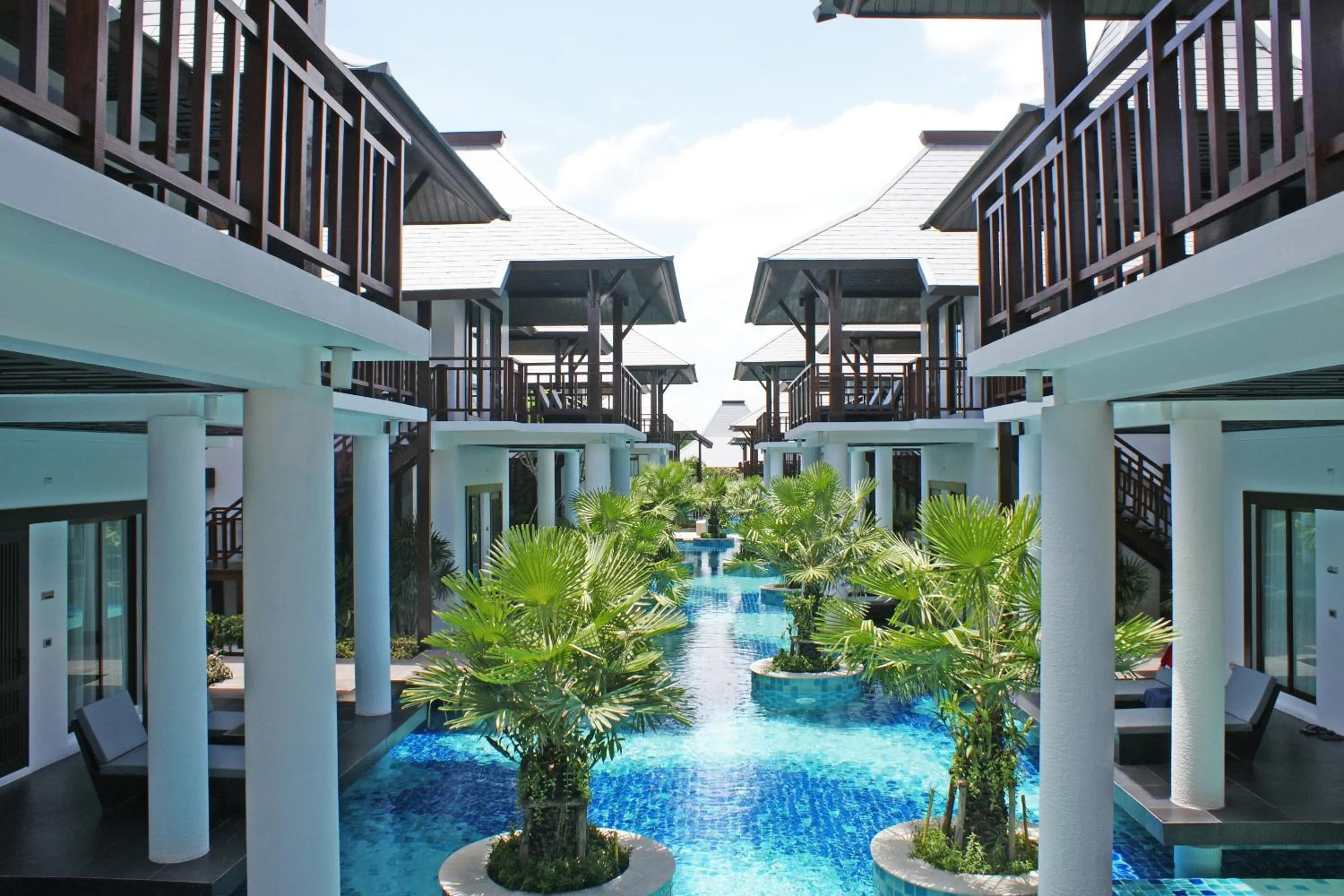 Facade/entrance in Z Through By The Zign