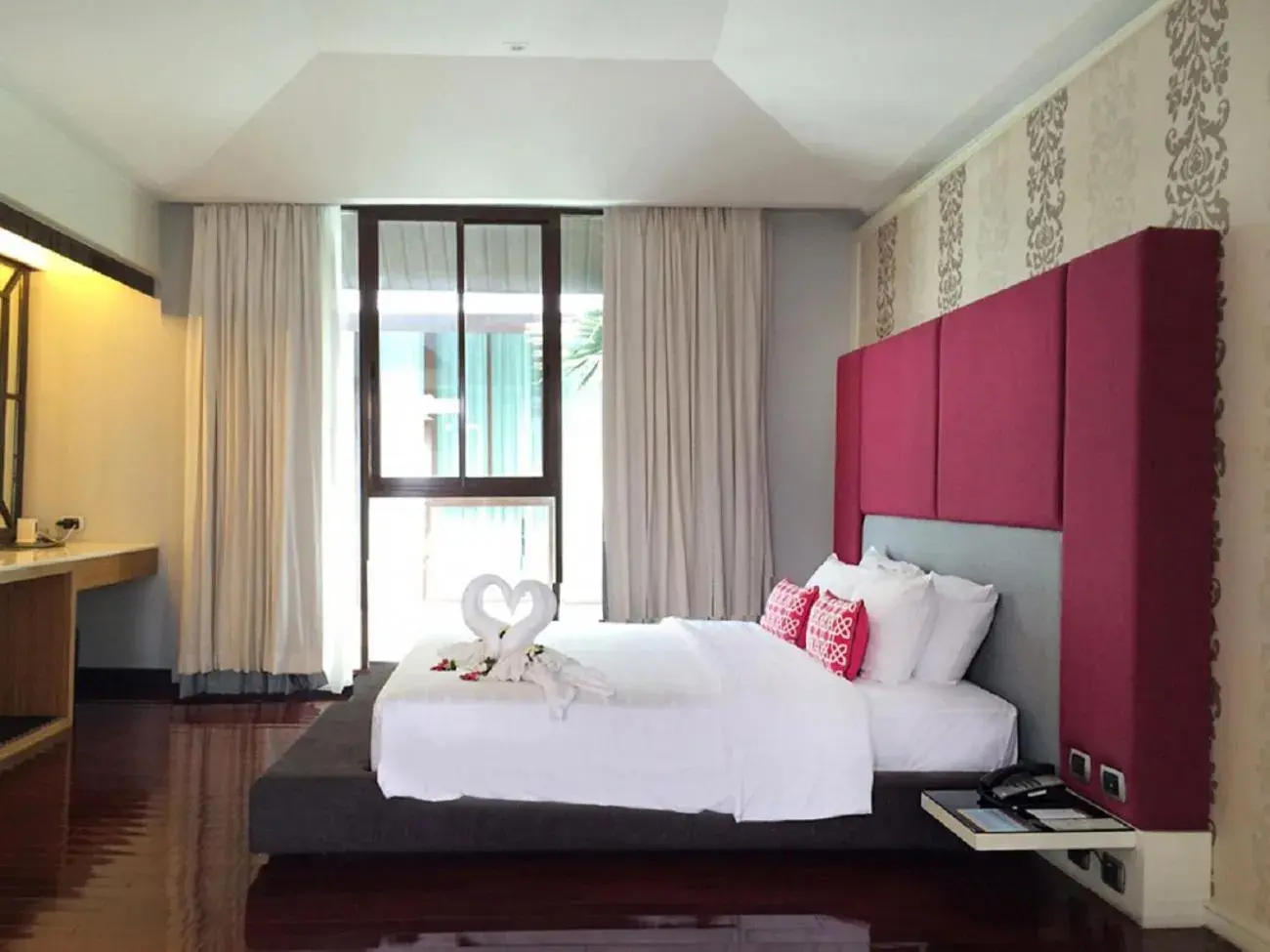 Deluxe King Room with Pool View in Z Through By The Zign Deluxe King Room with Pool View in Z Through By The Zign