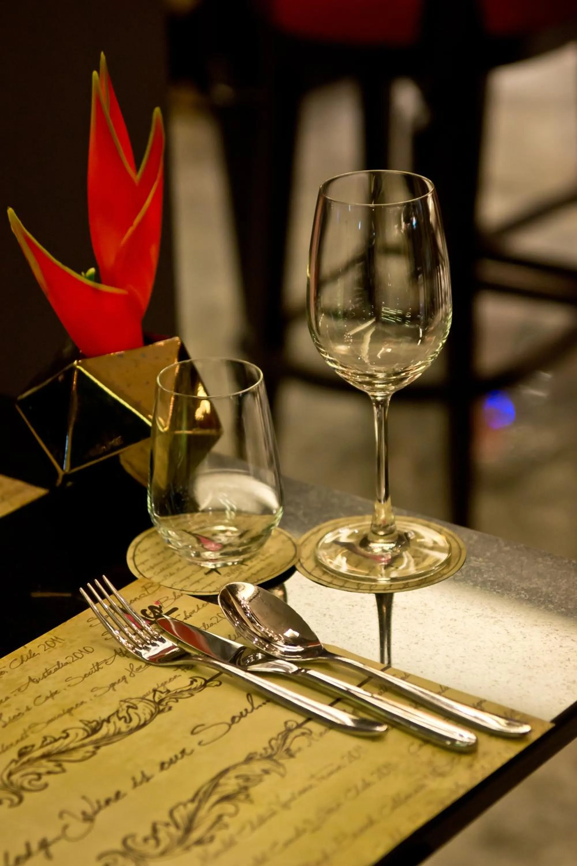 Restaurant/places to eat in Tsix5 Hotel