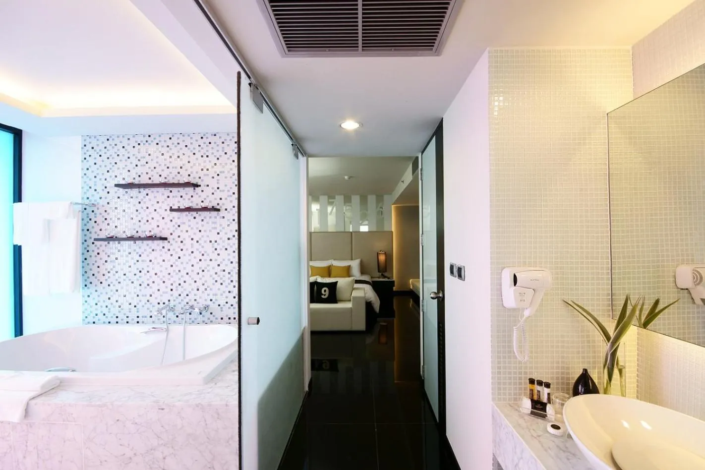 Bathroom, Bed in Tsix5 Hotel