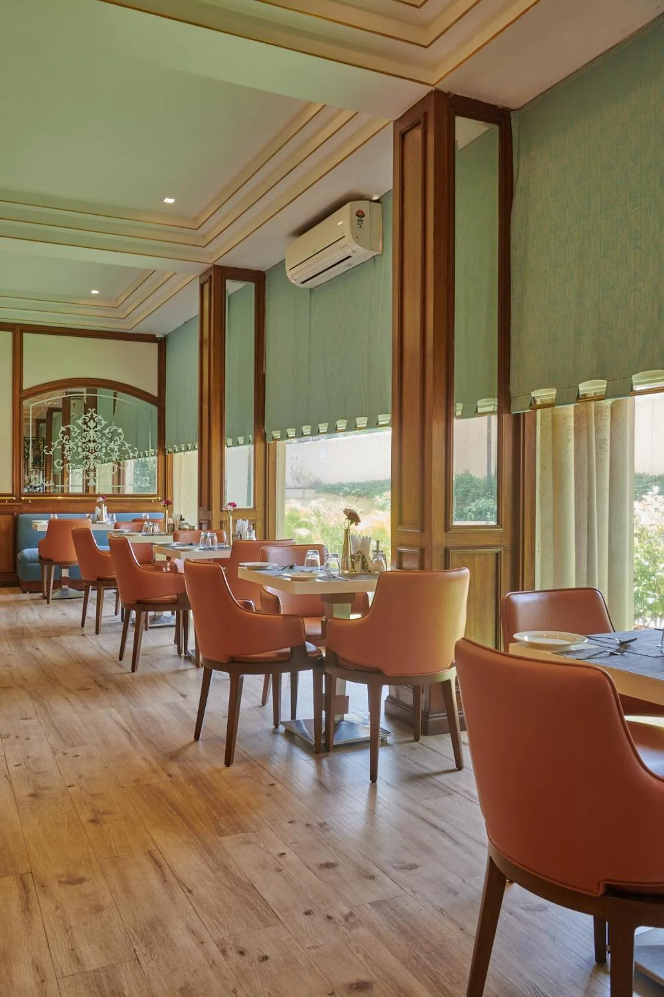 Restaurant/places to eat in Regent Hotel Andheri