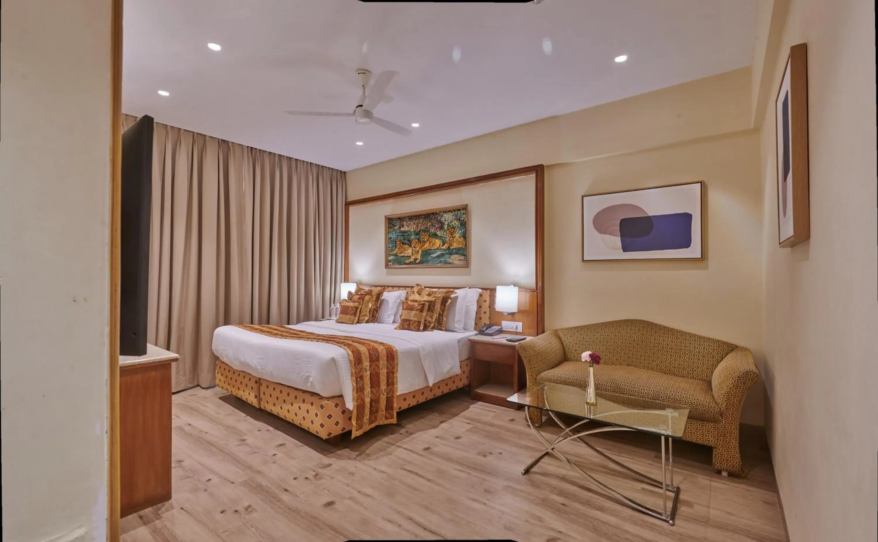 Standard Room Queen Bed - single occupancy in Regent Hotel Andheri Standard Room Queen Bed - single occupancy in Regent Hotel Andheri