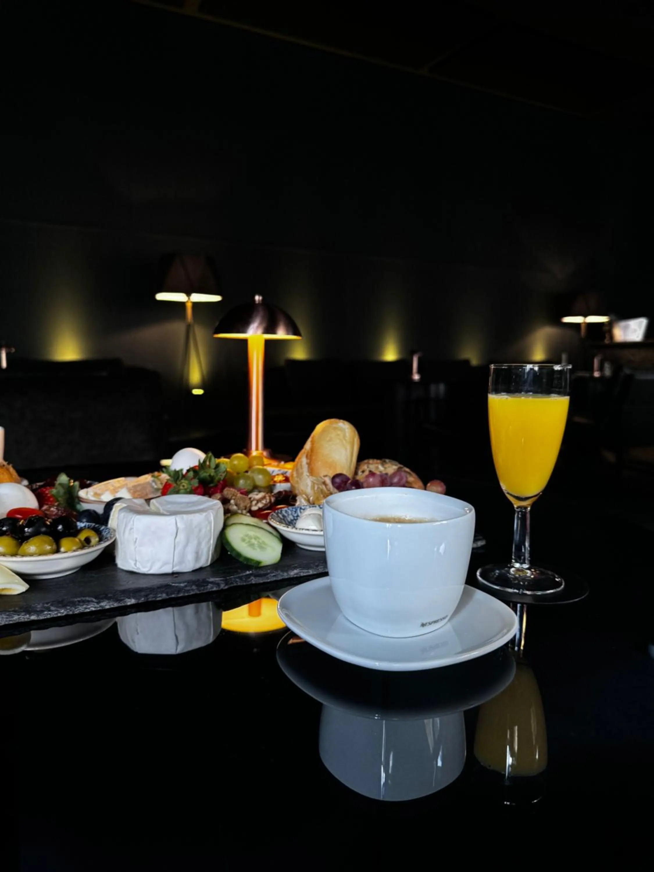 Breakfast in Black Hotels Köln