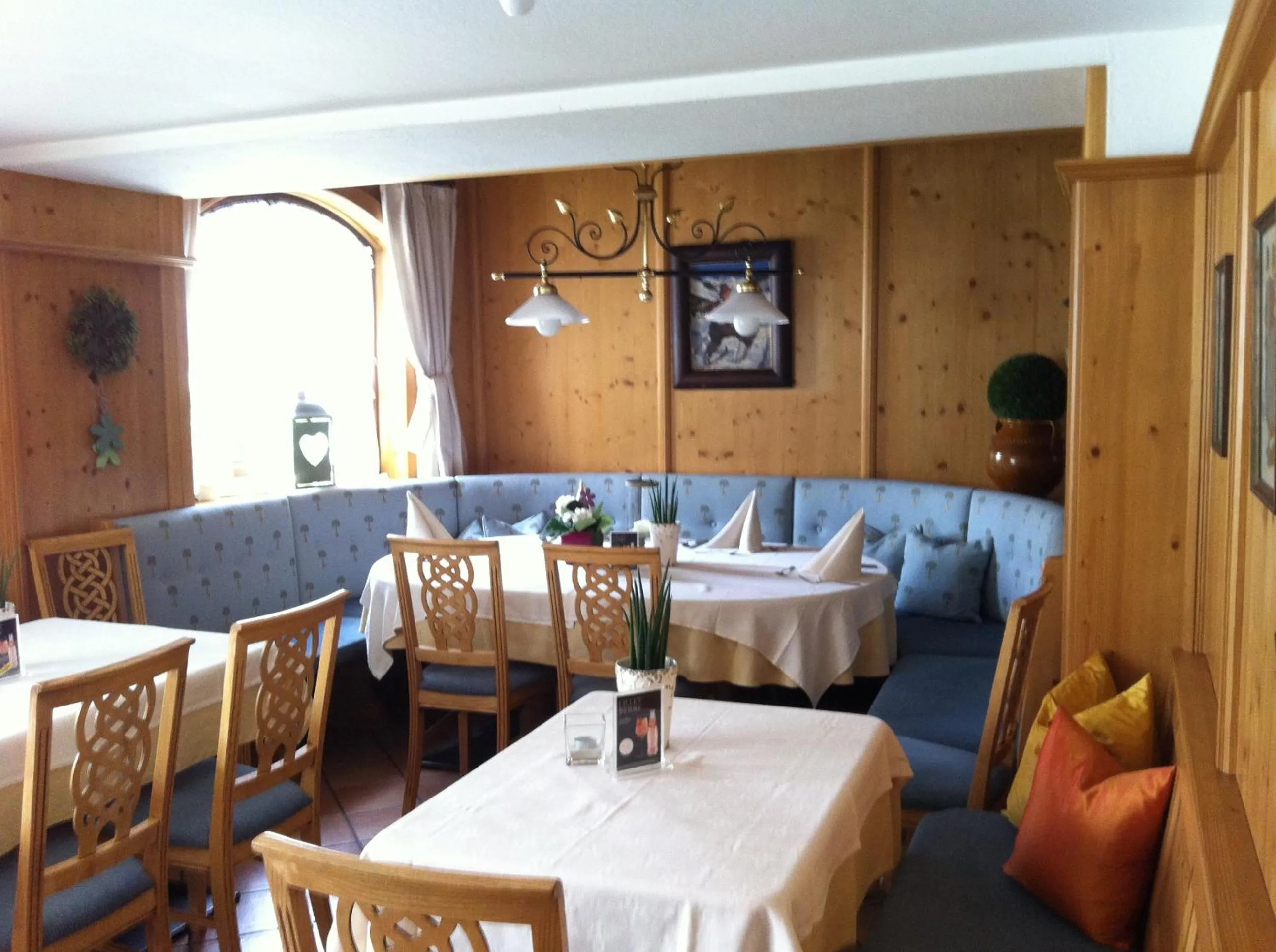 Restaurant/places to eat in Hotel Medrazerhof