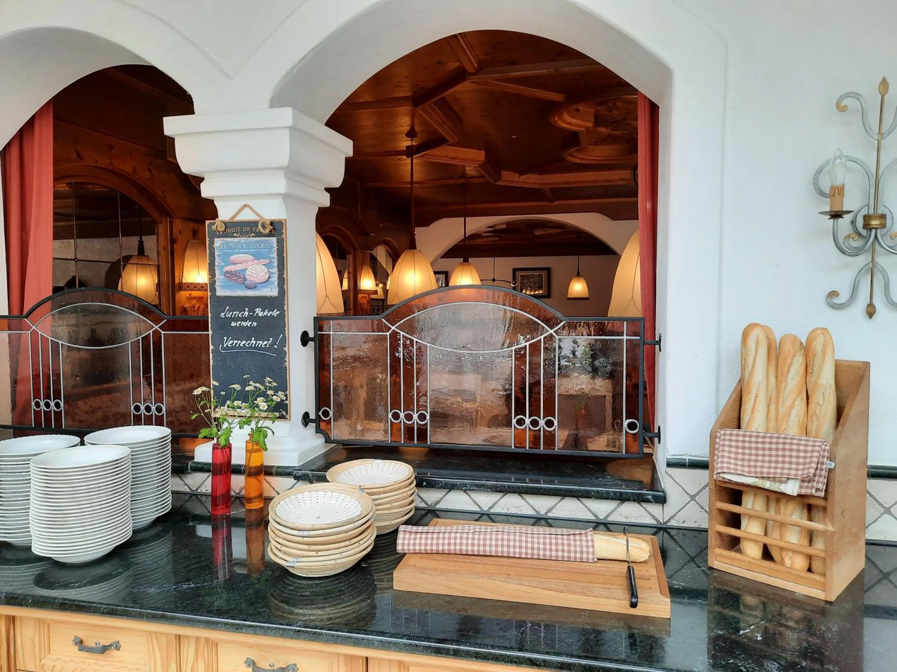 Restaurant/places to eat in Hotel Medrazerhof