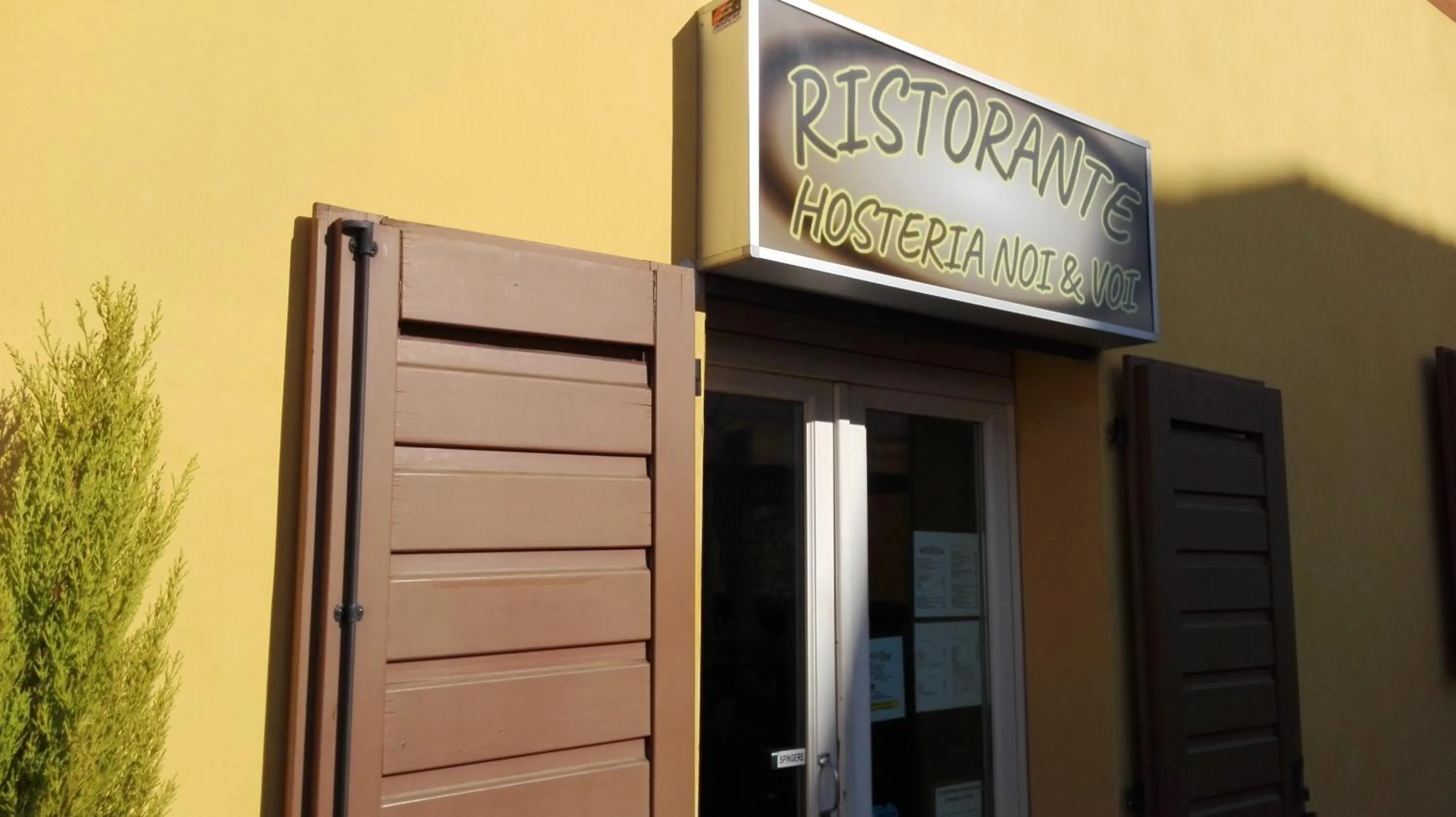 Restaurant/places to eat in Corte Degli Estensi