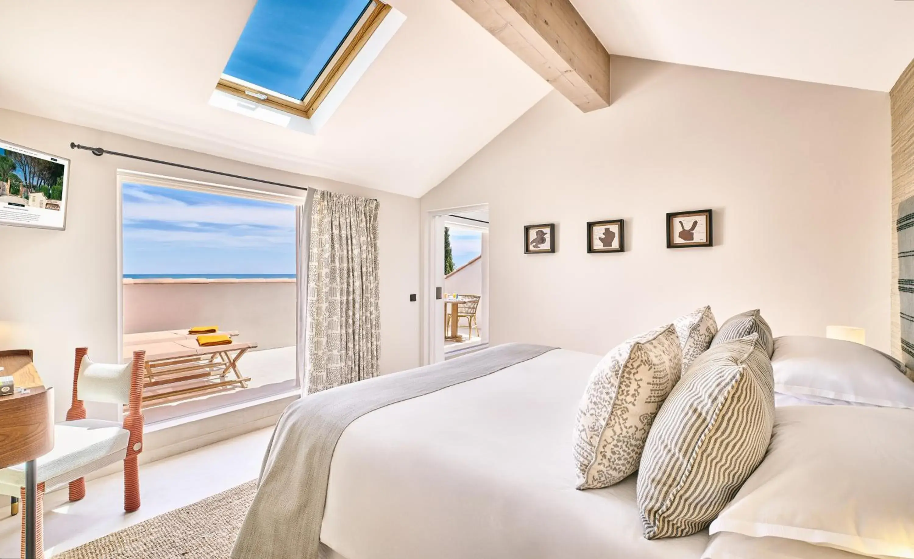 Superior Suite with Terrace and Sea View in La Ferme D'Augustin Superior Suite with Terrace and Sea View in La Ferme D'Augustin