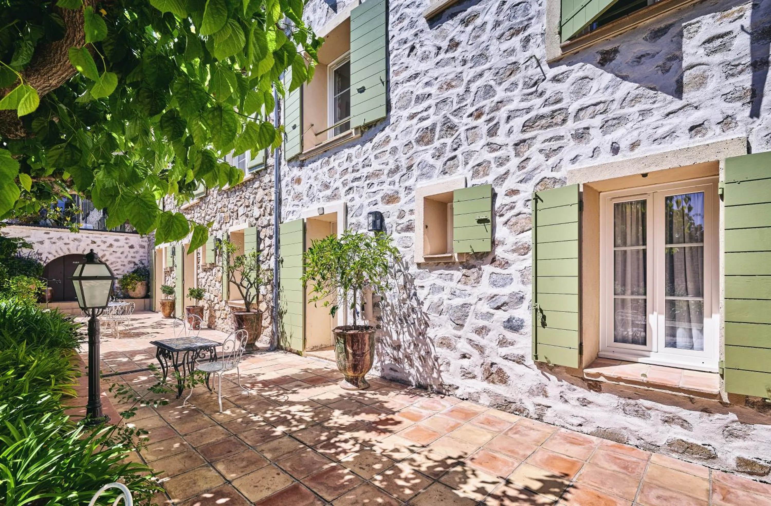 Property building in La Ferme D'Augustin