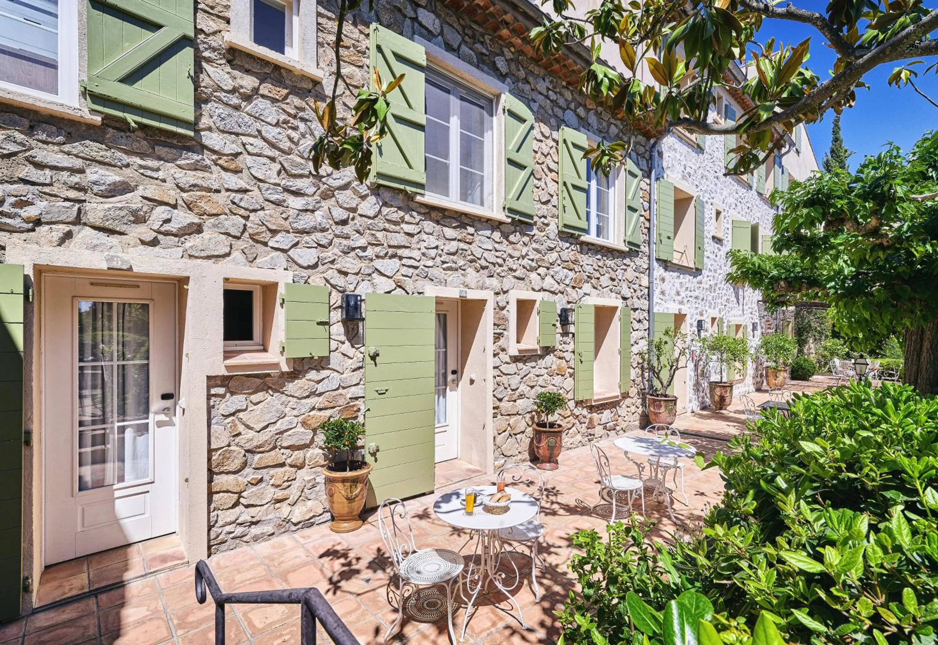 Property building in La Ferme D'Augustin