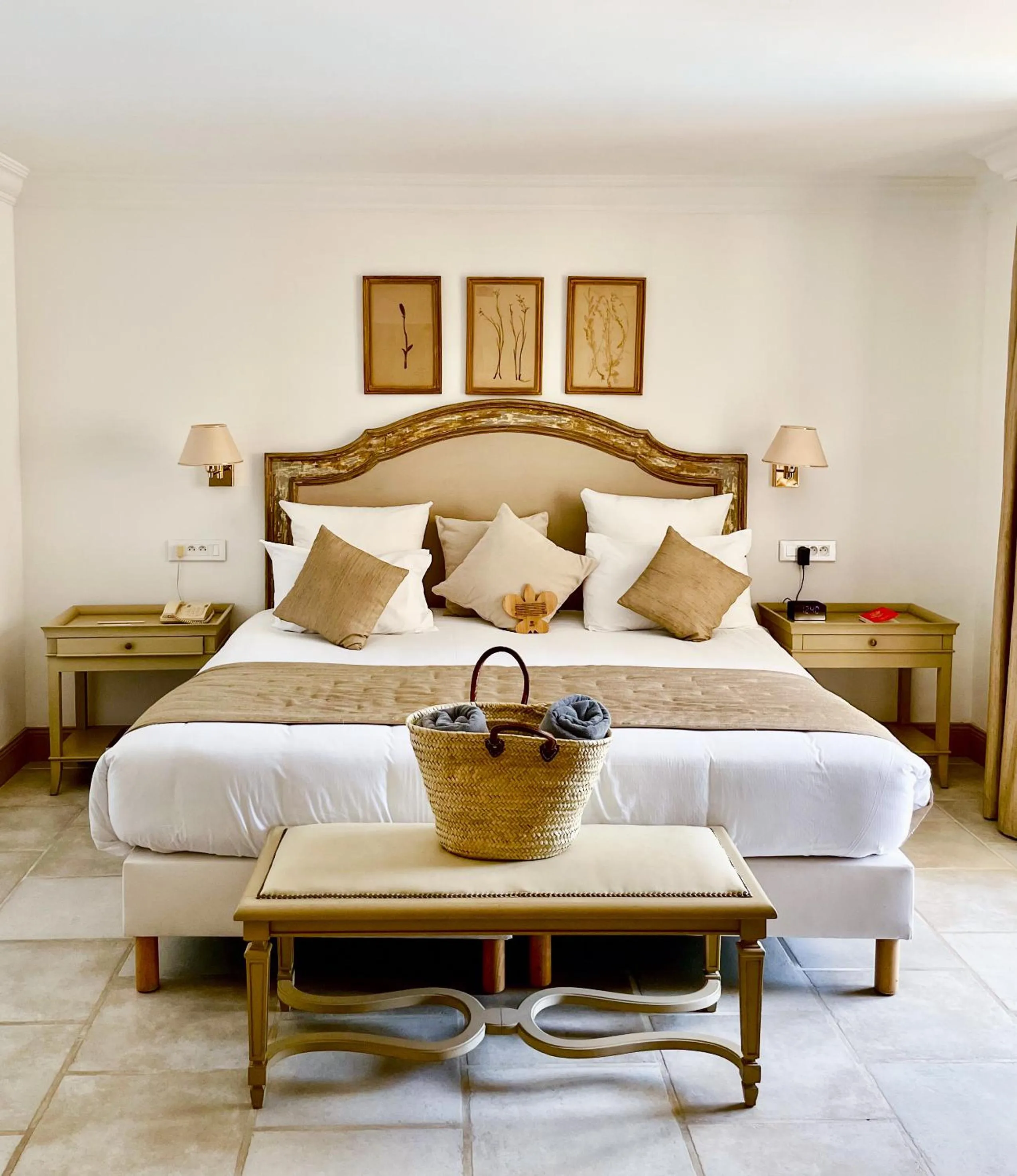 Bedroom, Bed in Le Phébus & Spa – Relais & Châteaux