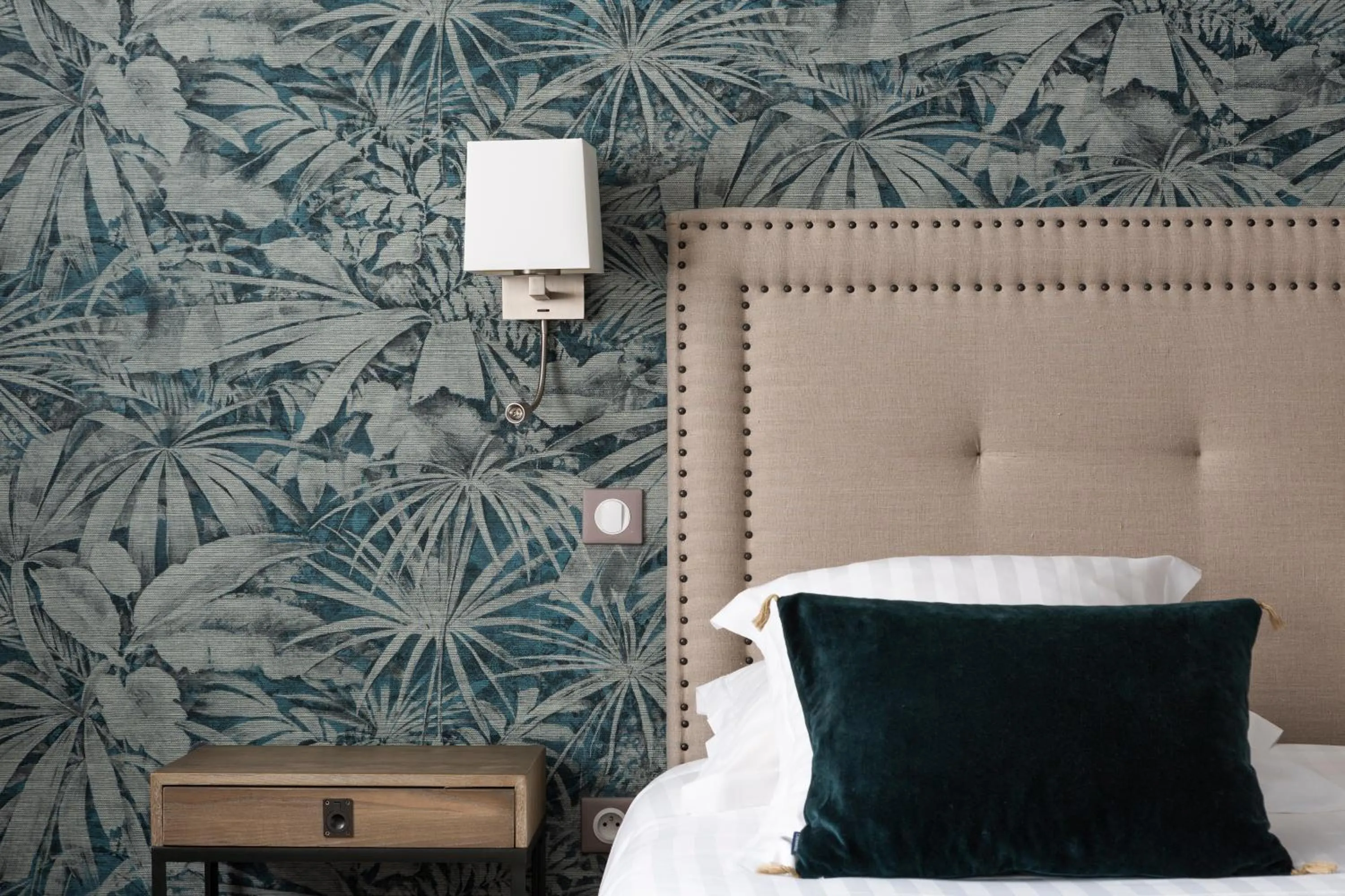 Bedroom, Bed in Edgar Hôtel & Spa - Table Gastronomique