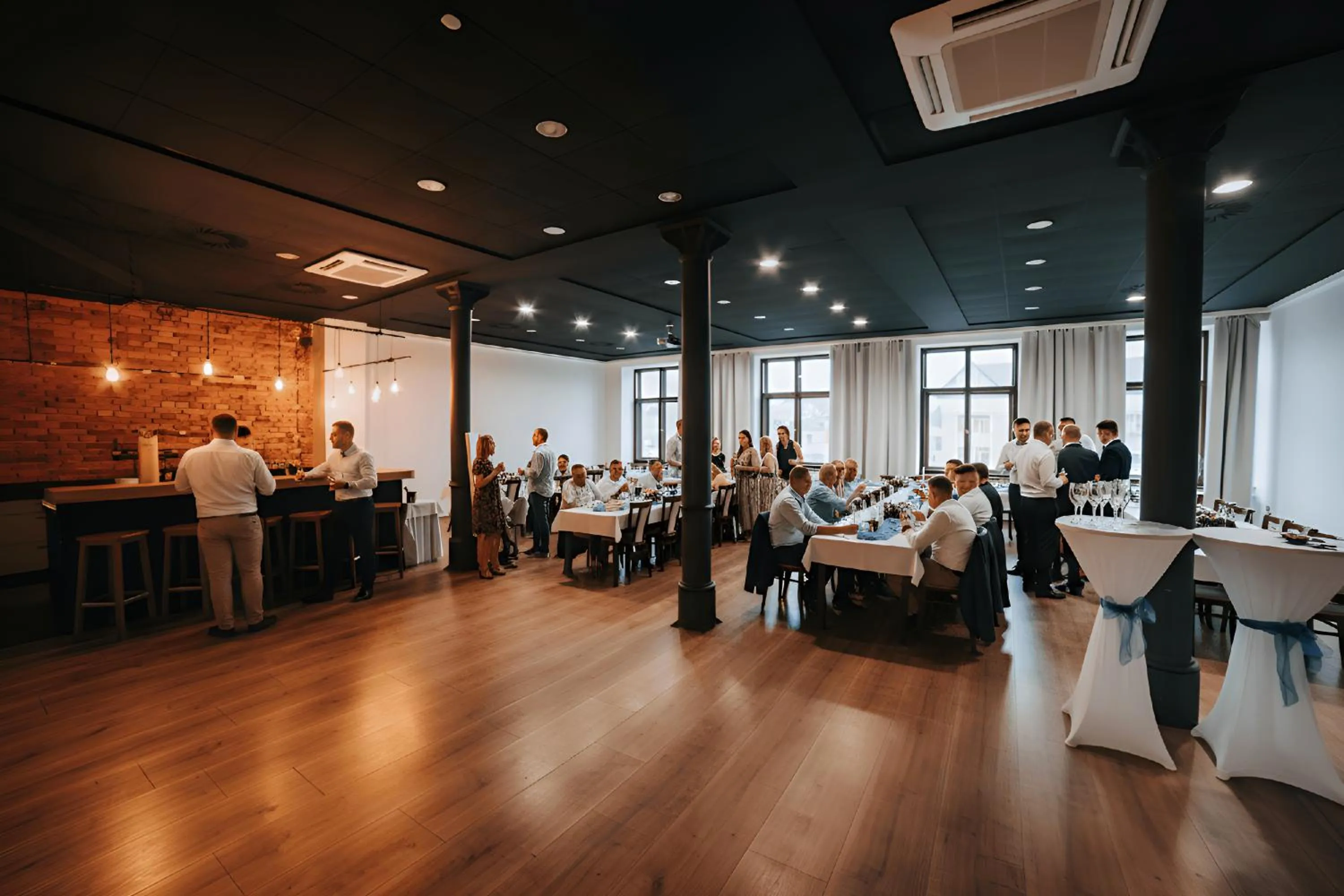 Restaurant/places to eat in Hotel Centrum