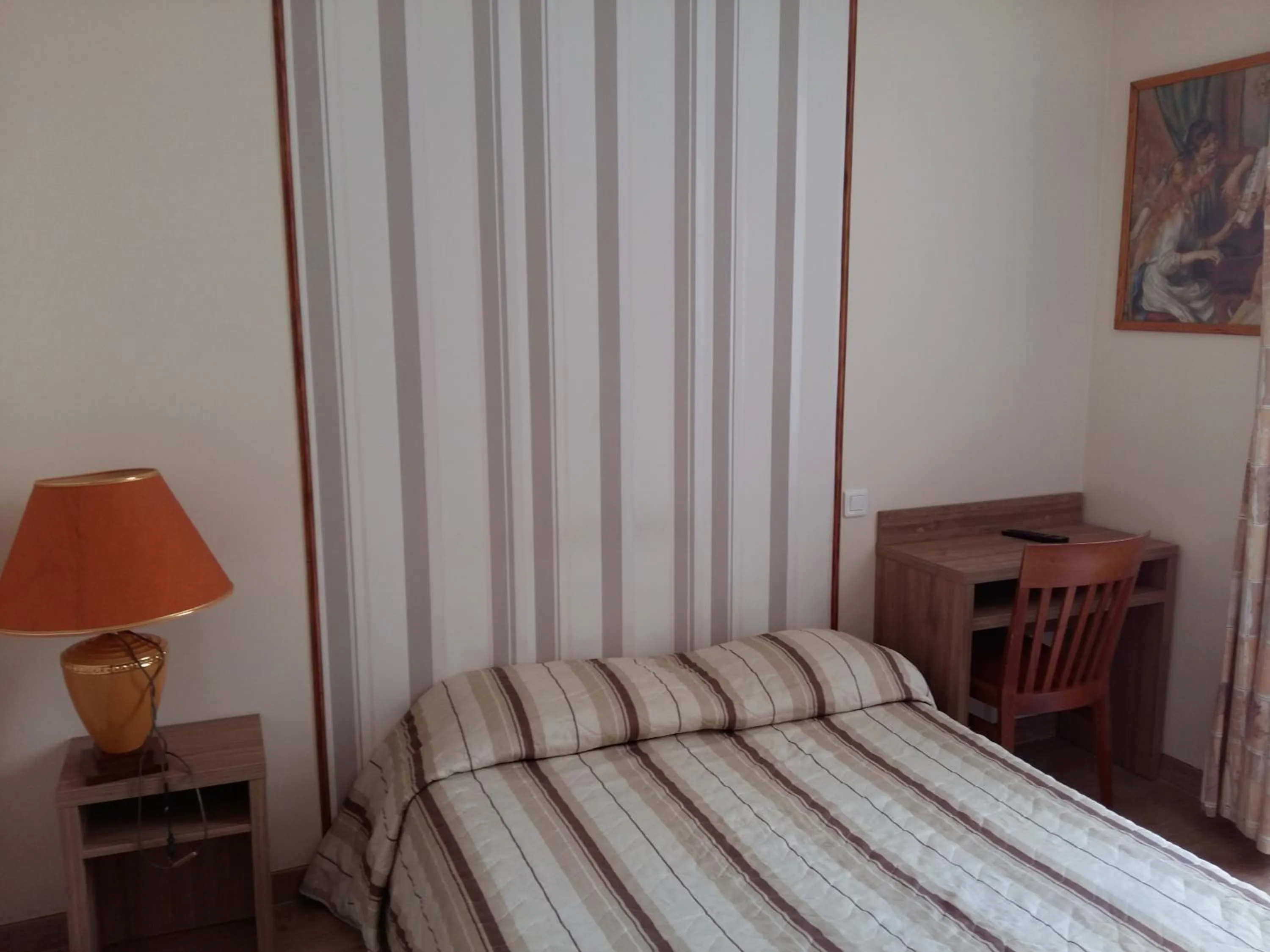 Bed in Hôtel Roi René