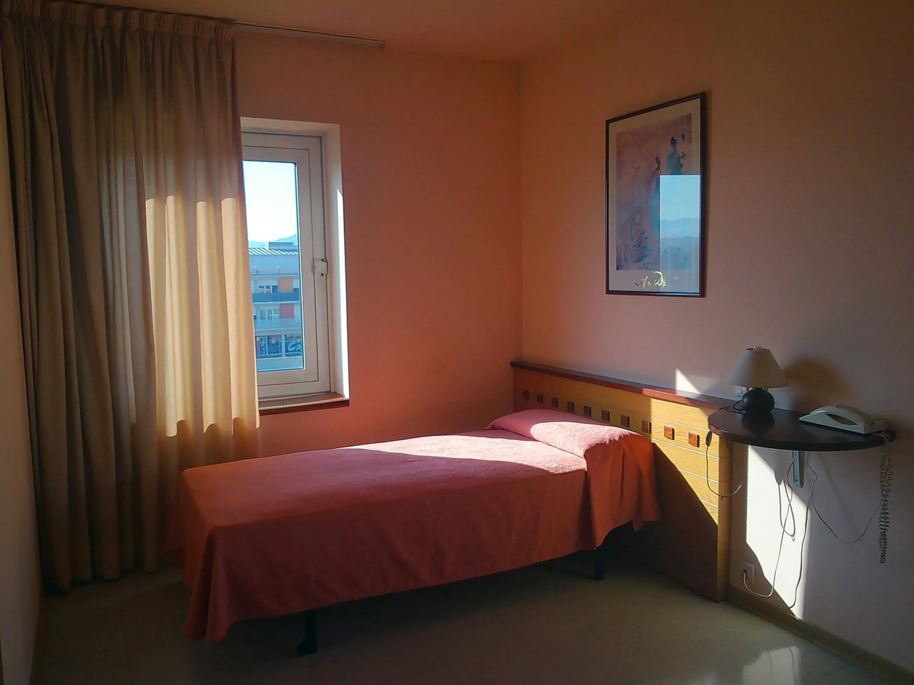 Single Room in Hotel Montmeló Single Room in Hotel Montmeló