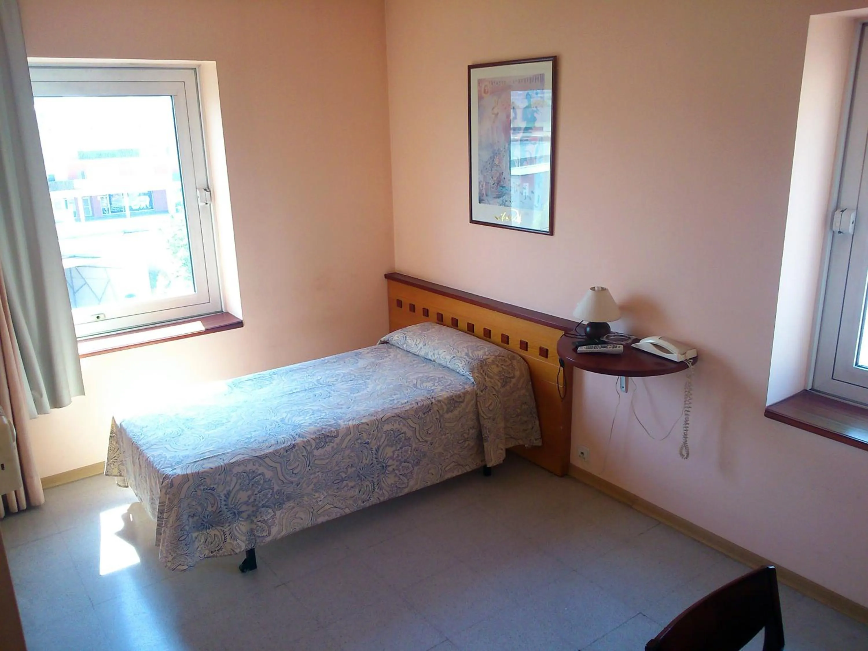 Bedroom, Bed in Hotel Montmeló