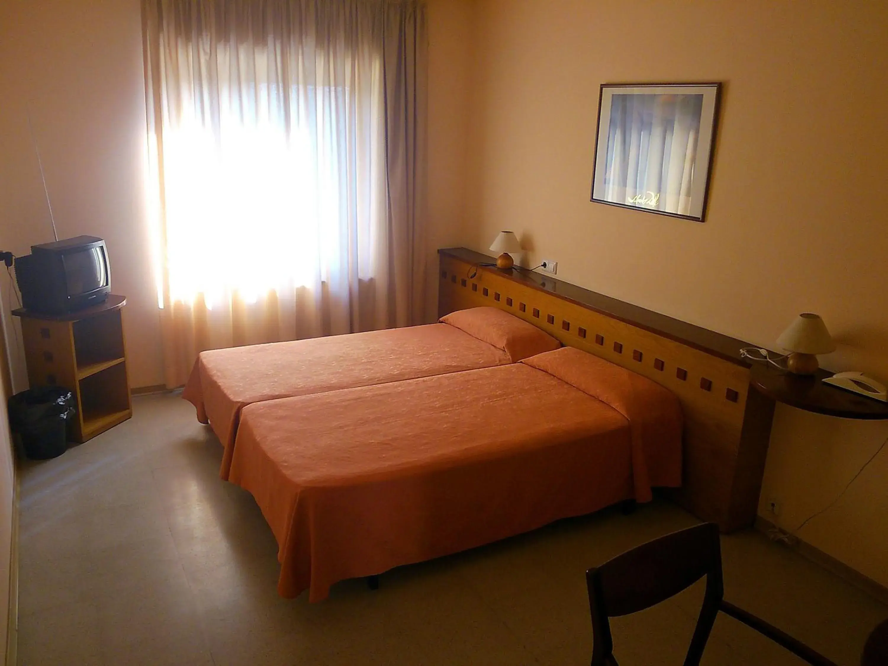 Twin Room in Hotel Montmeló Twin Room in Hotel Montmeló