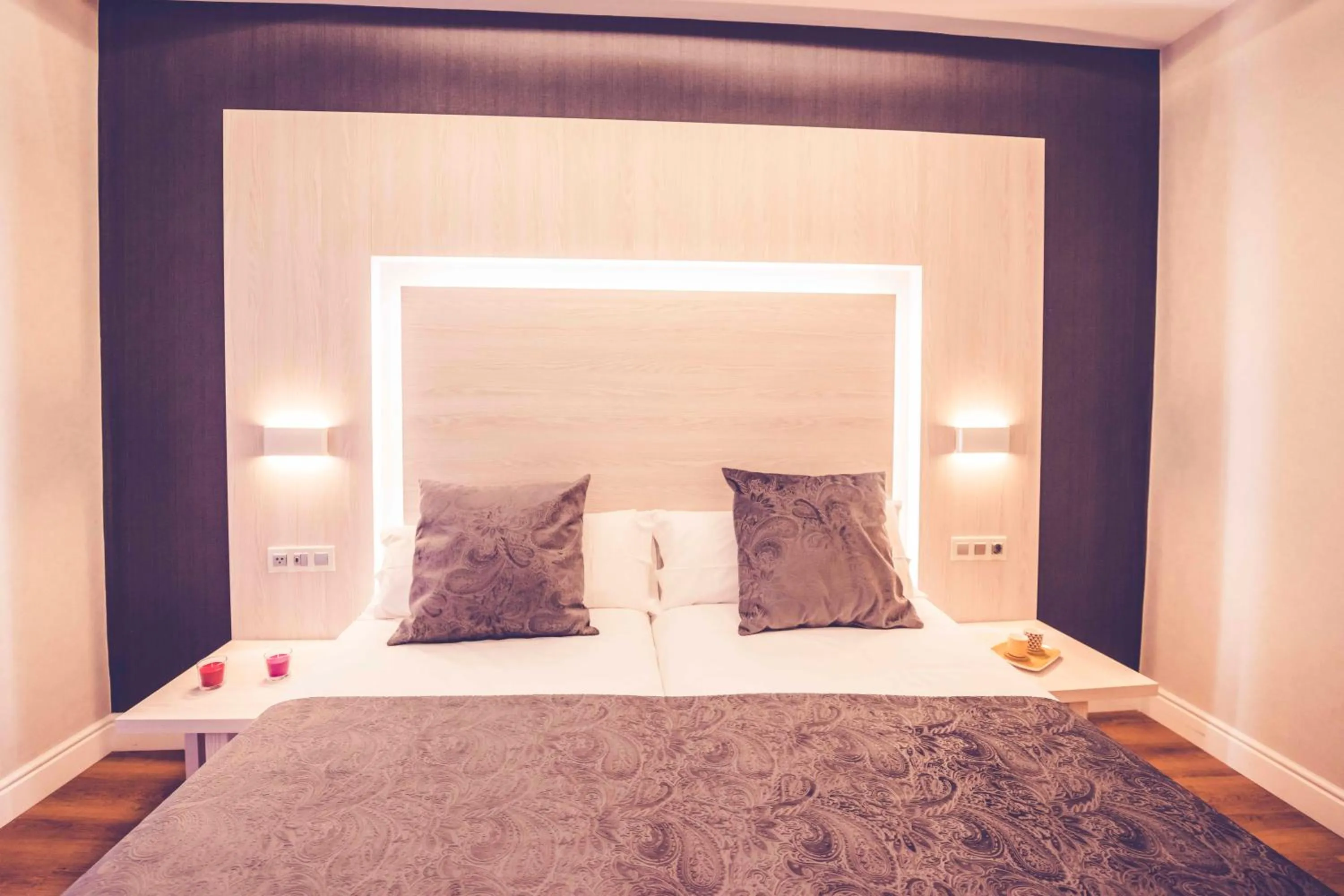 Decorative detail, Bed in Hostal Lisboa