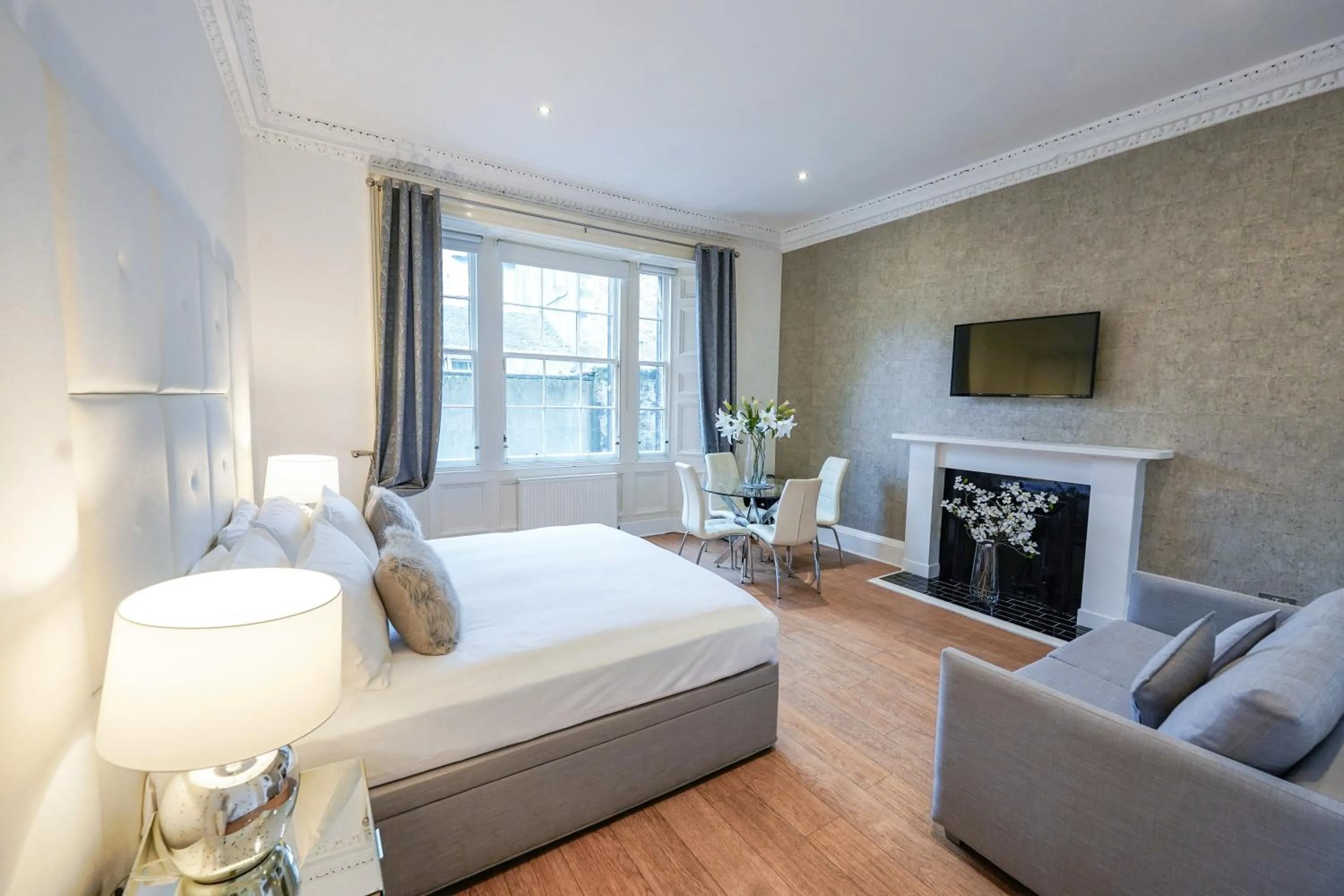 Bed in Hanover 71 Suites