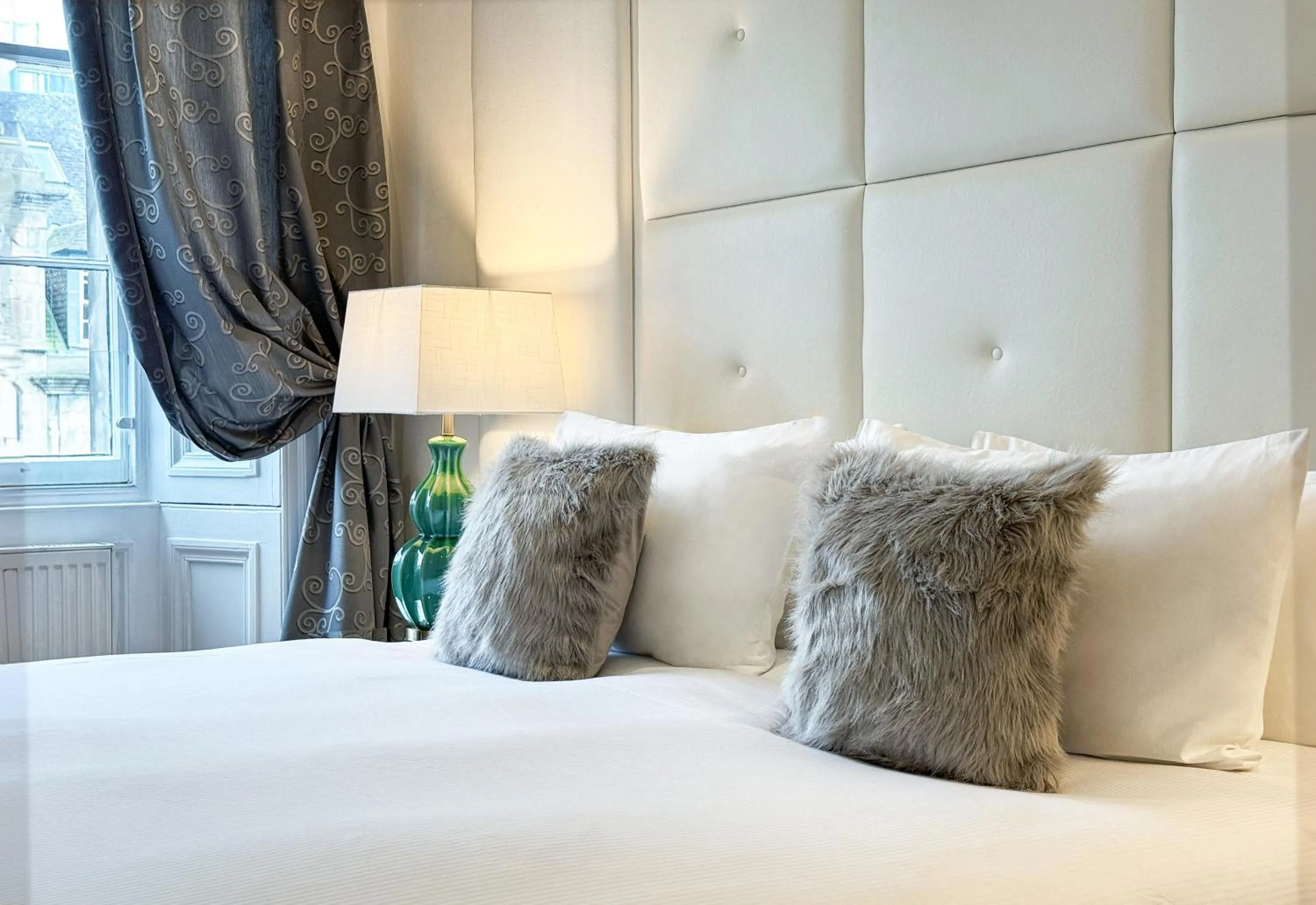 Bed in Hanover 71 Suites