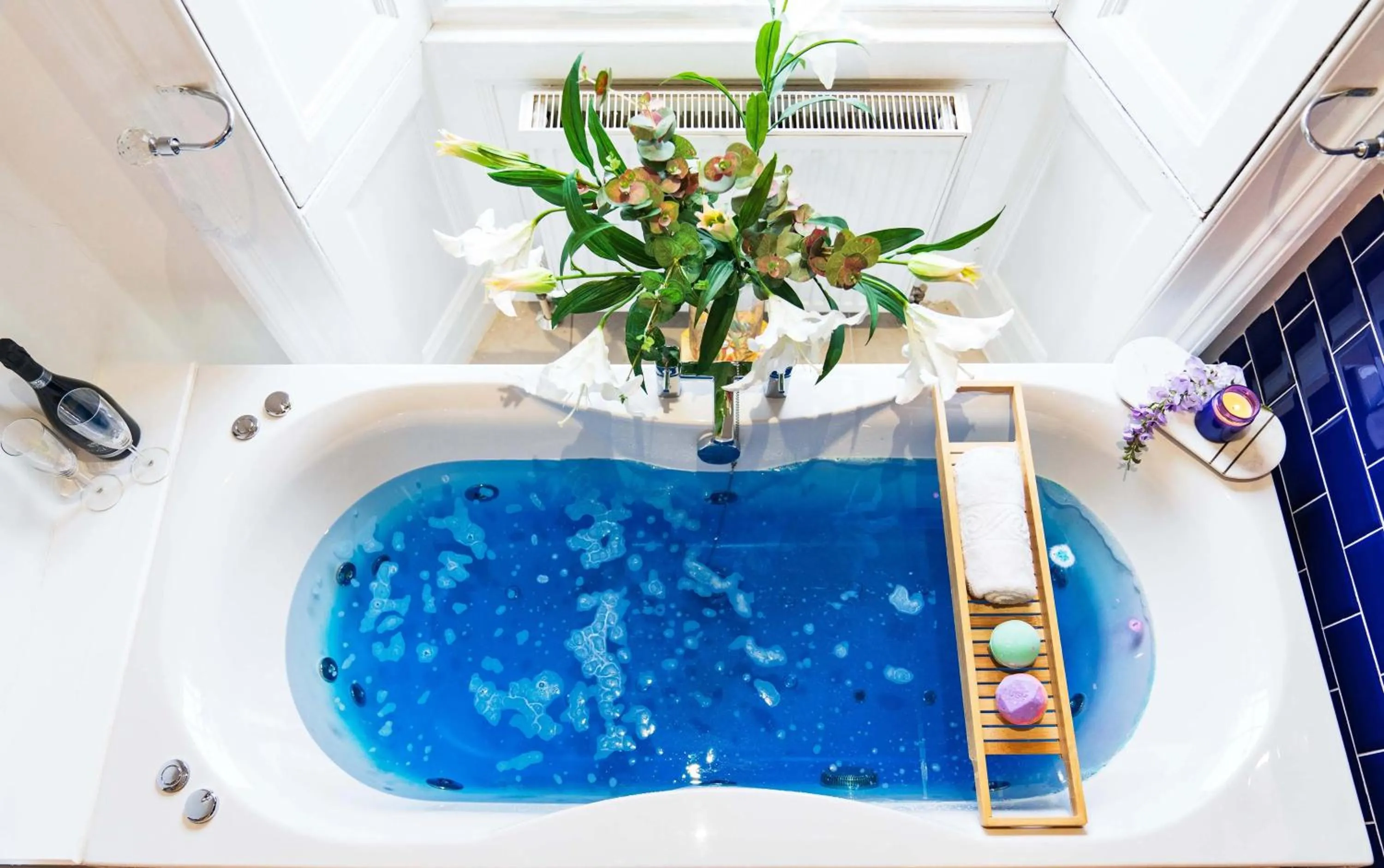 Bathroom in Hanover 71 Suites