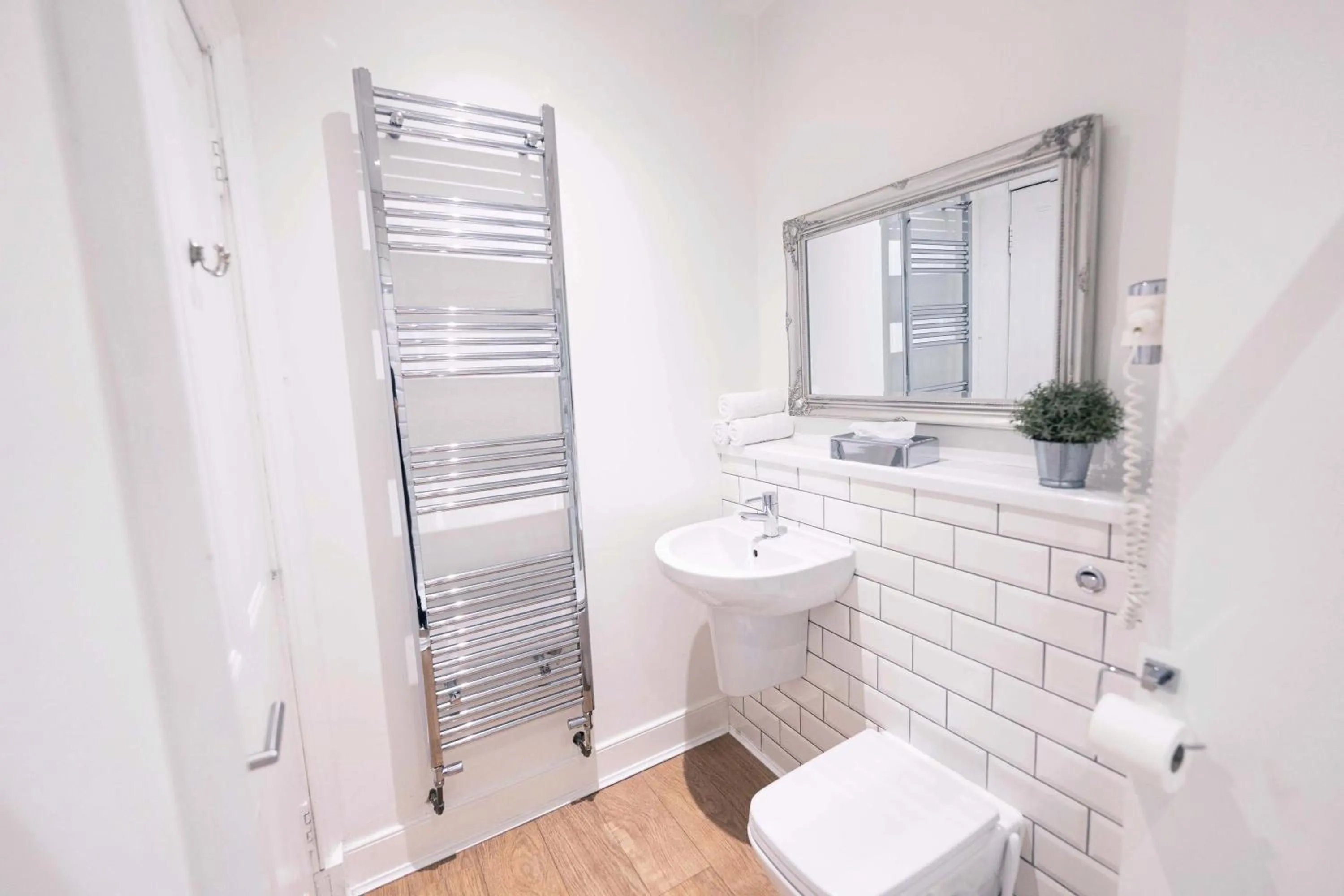 Toilet in Hanover 71 Suites