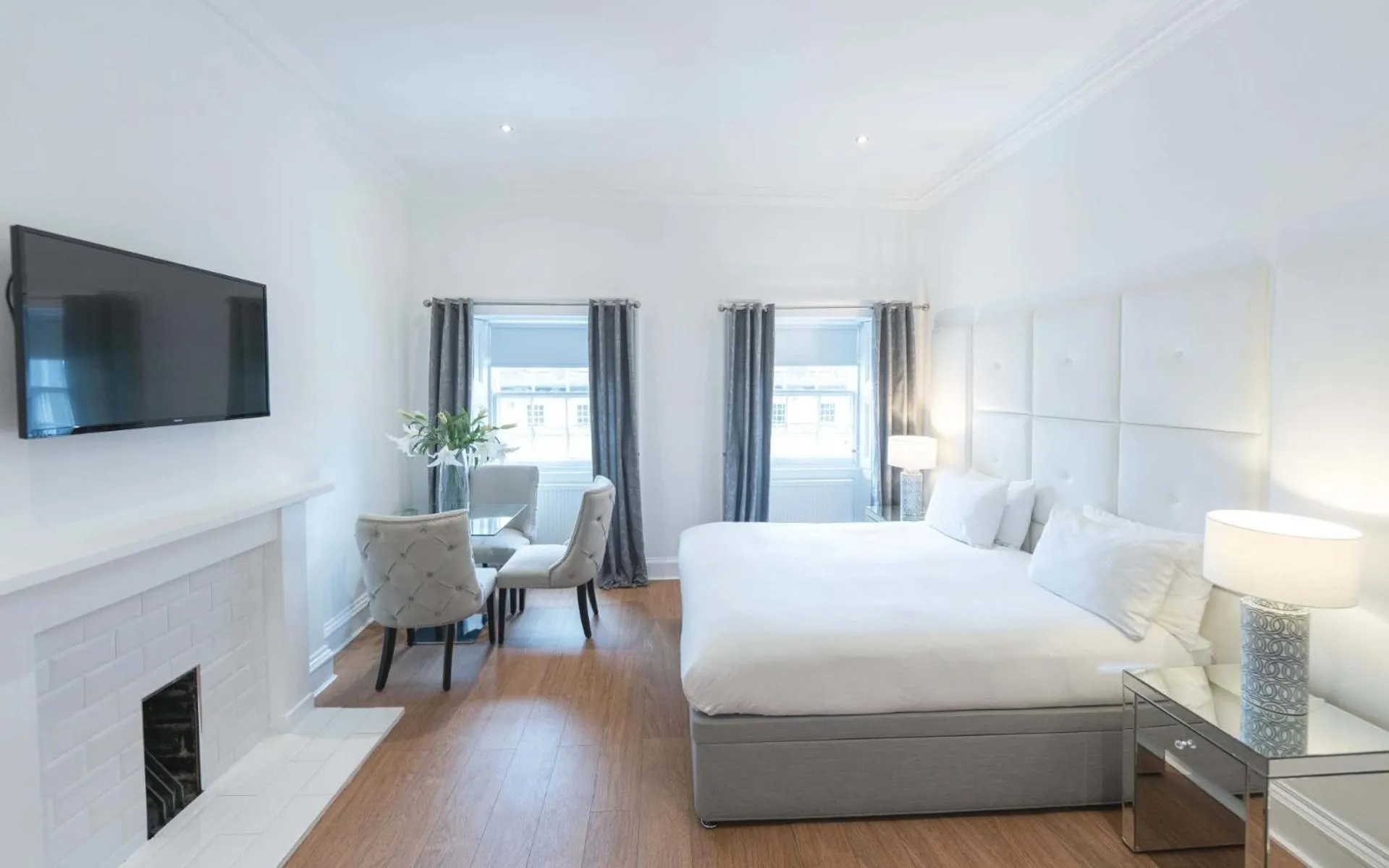 Bed in Hanover 71 Suites