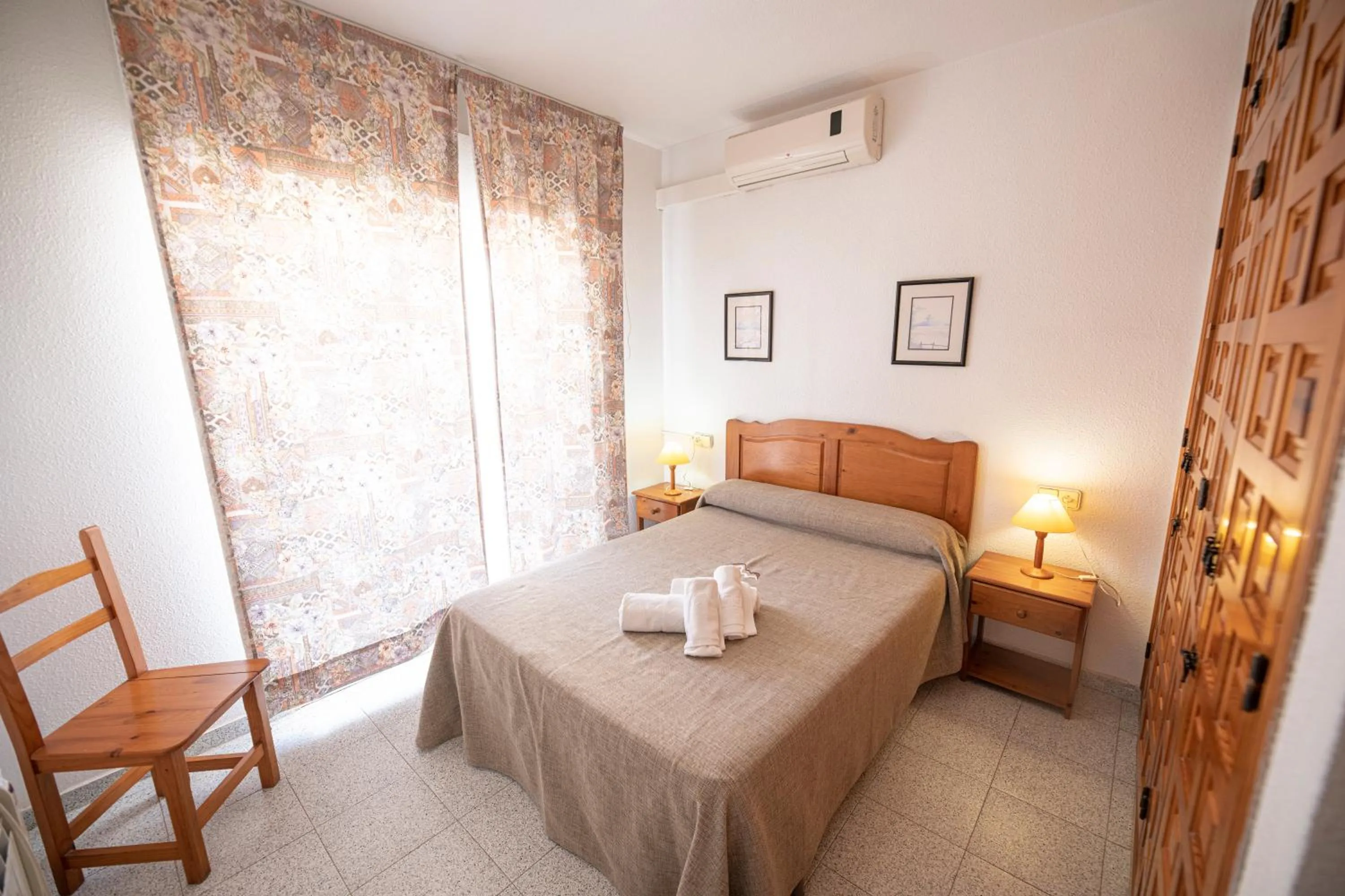 Photo of the whole room, Bed in Destinos De Sol Los Alcazares - Montepío Minería