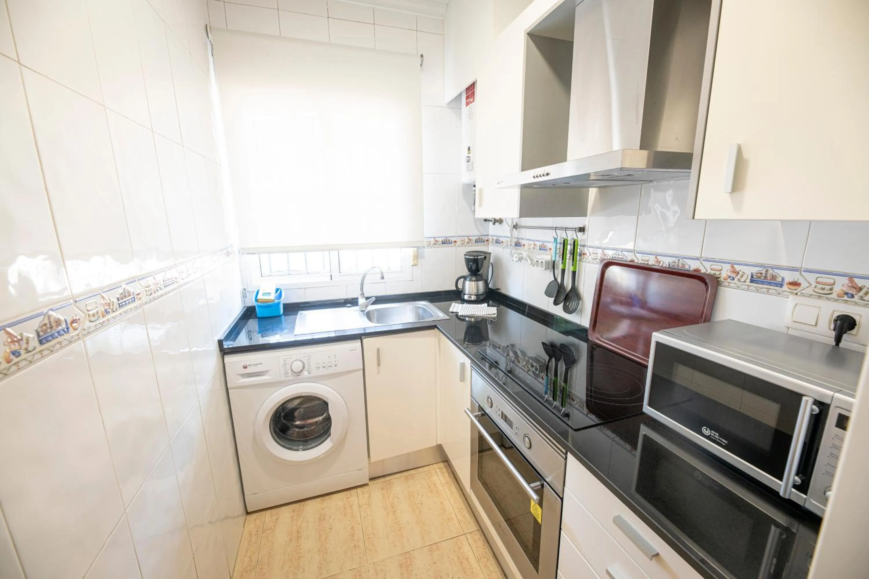 Kitchen or kitchenette in Destinos De Sol Los Alcazares - Montepío Minería