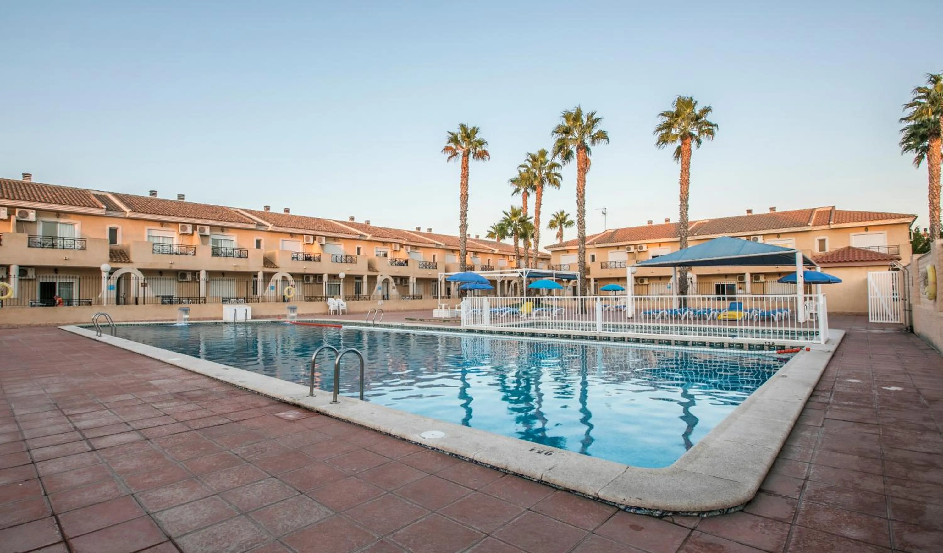 Swimming pool in Destinos De Sol Los Alcazares - Montepío Minería