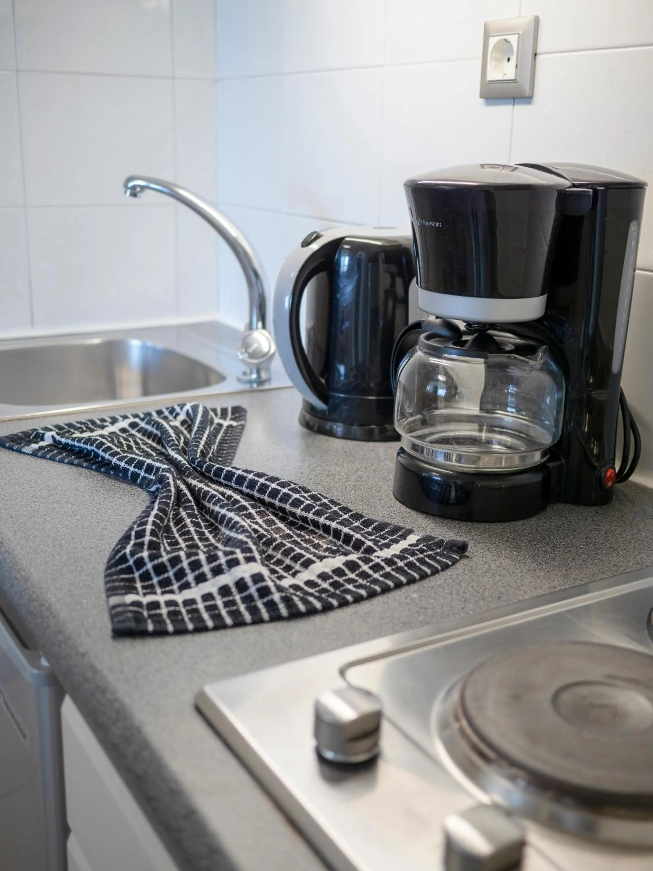 Coffee/tea facilities in Athineon Hotel