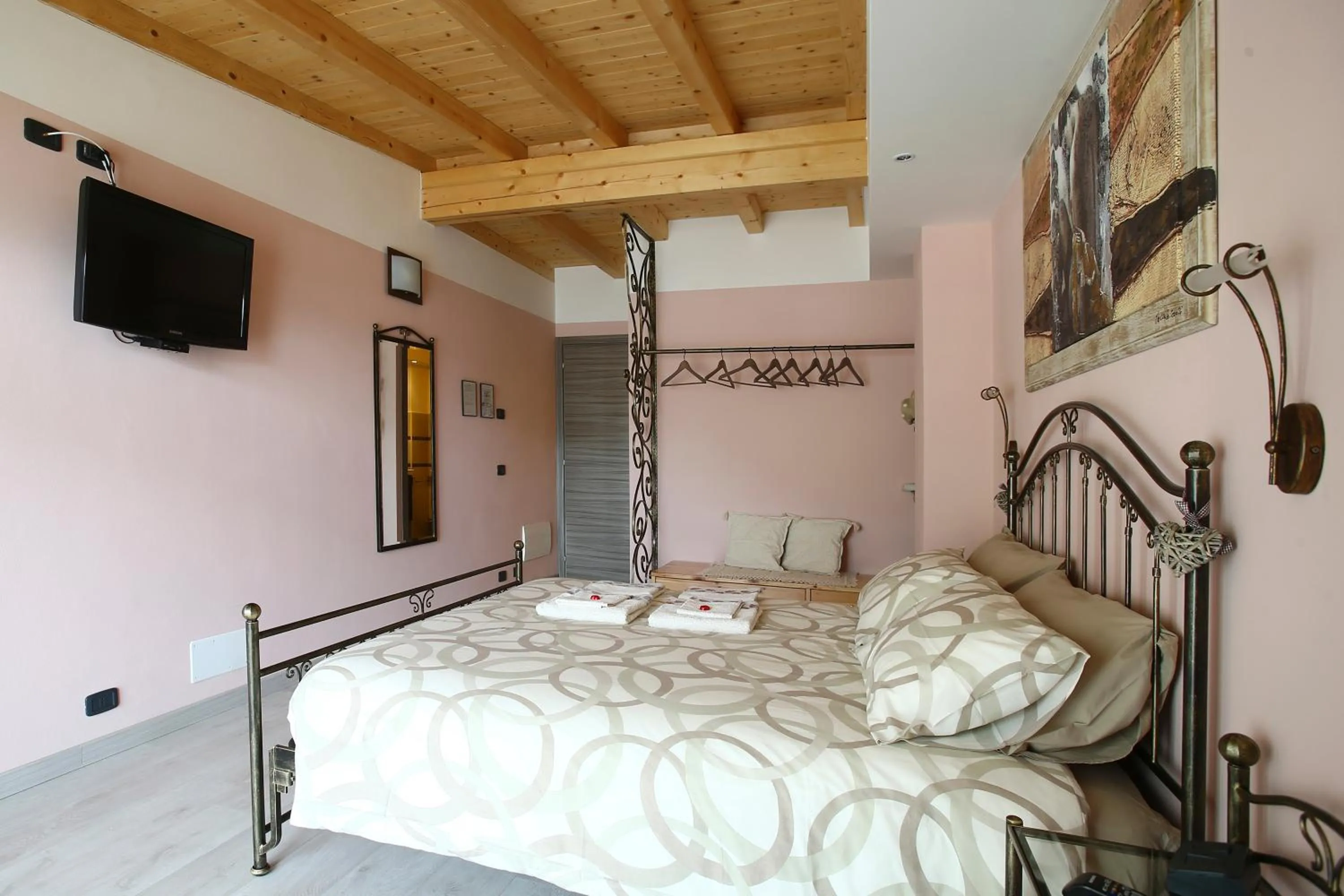 Bedroom, Bed in B&B La Vecchia Tipografia - Lago D'Idro