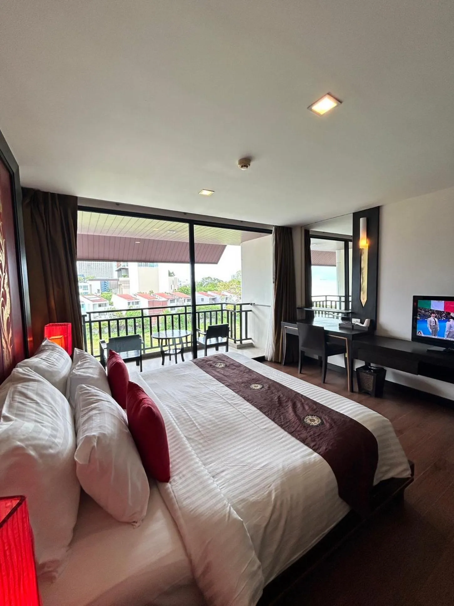 Bed in Royal Thai Pavilion Jomtien Hotel