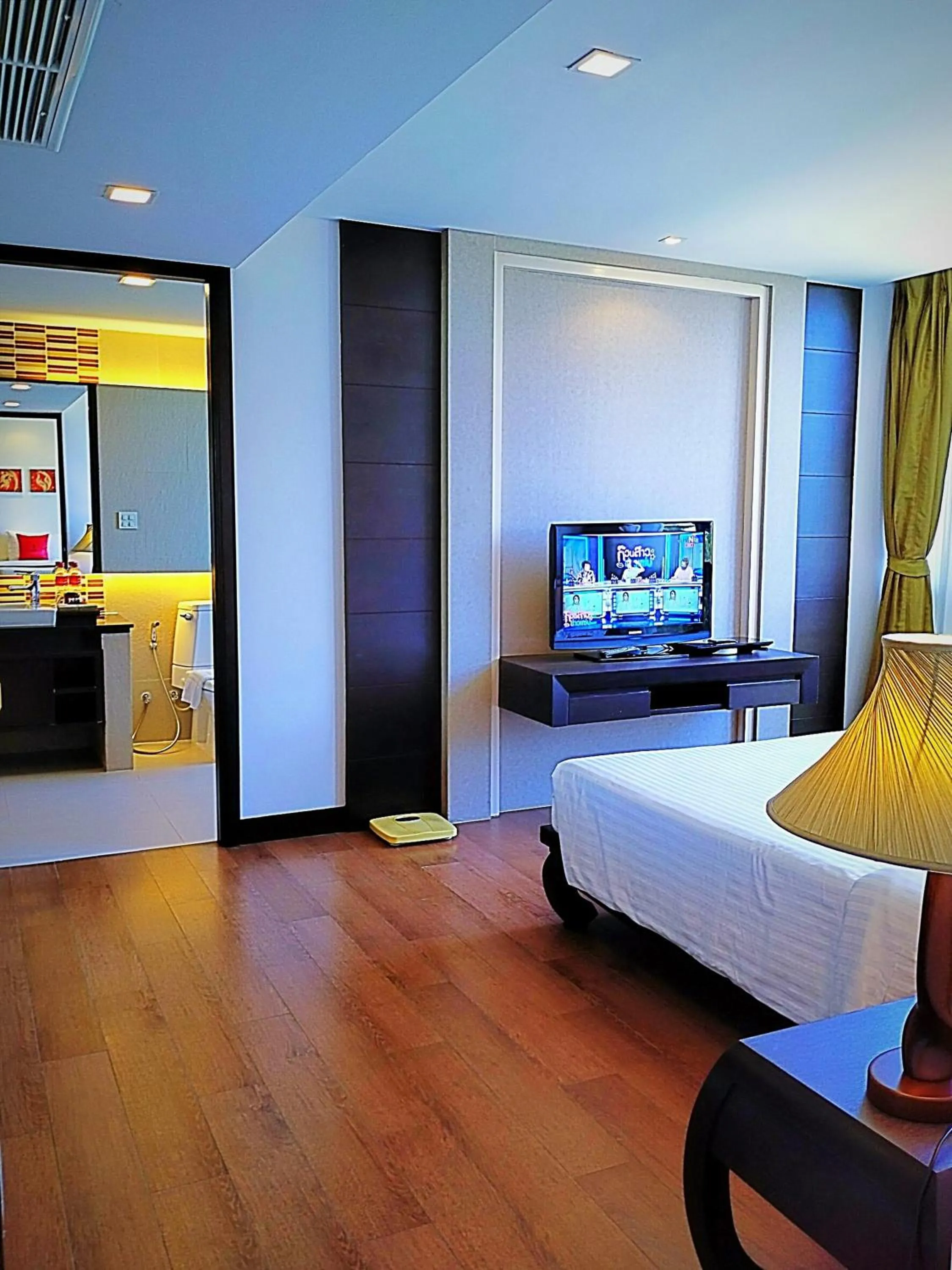 Living room, Bed in Royal Thai Pavilion Jomtien Hotel