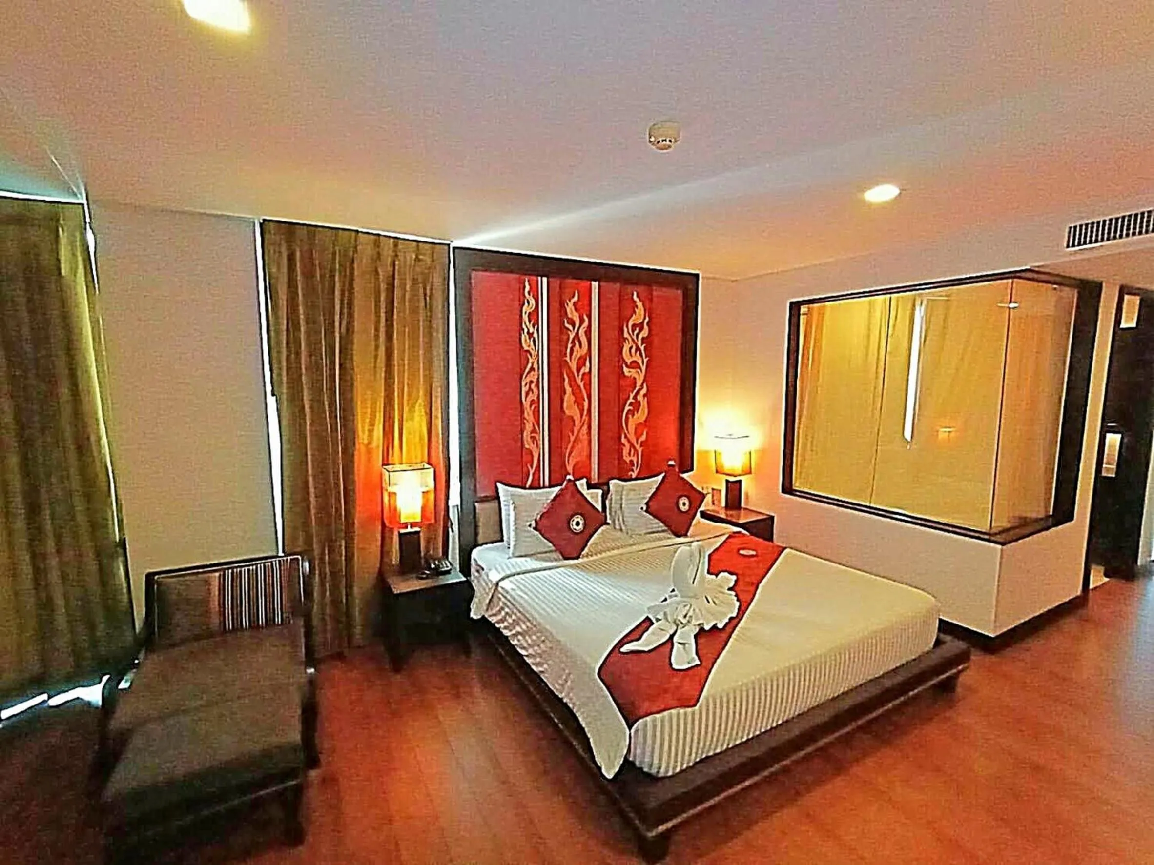 Bedroom, Bed in Royal Thai Pavilion Jomtien Hotel