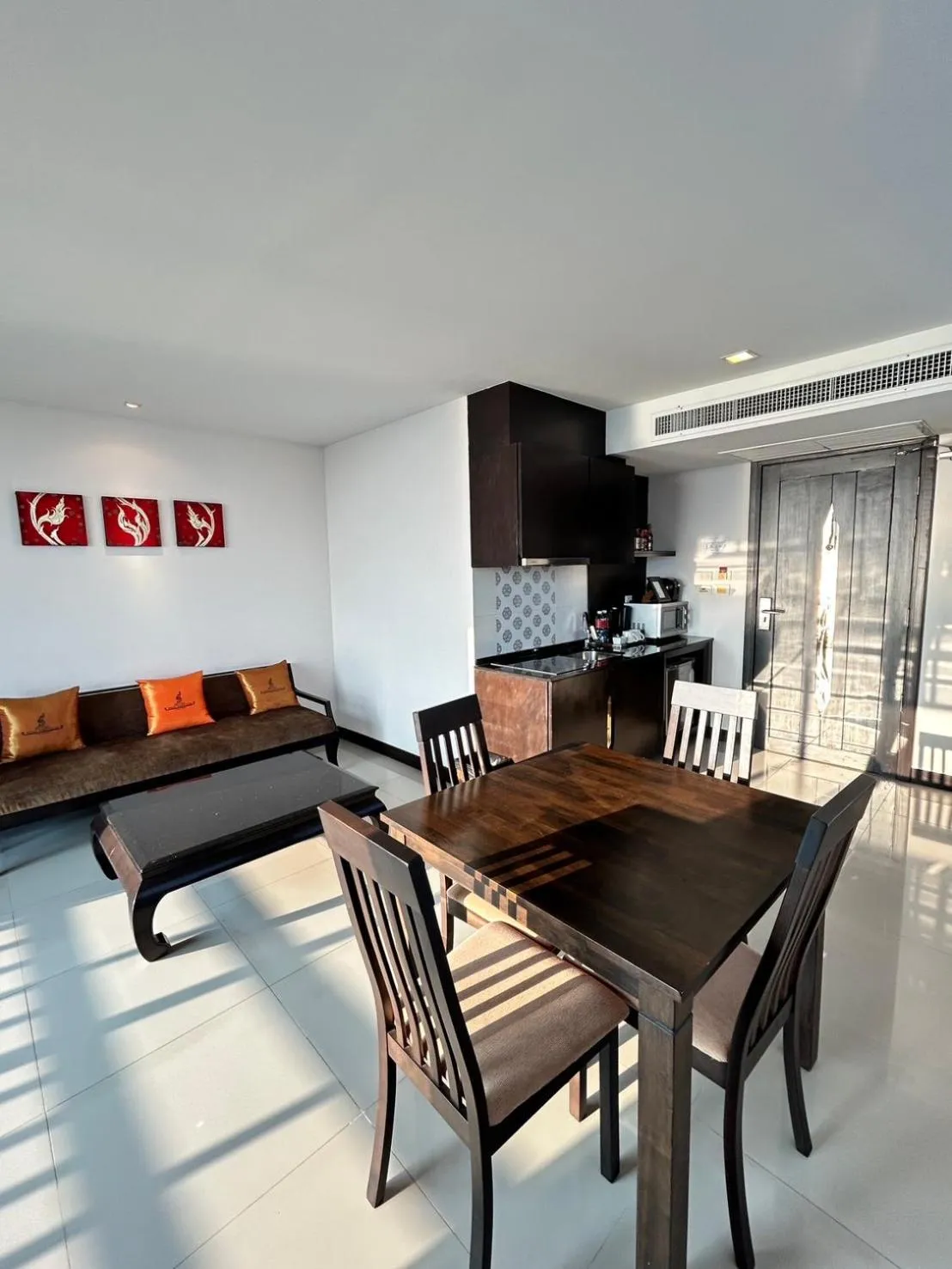 Living room in Royal Thai Pavilion Jomtien Hotel