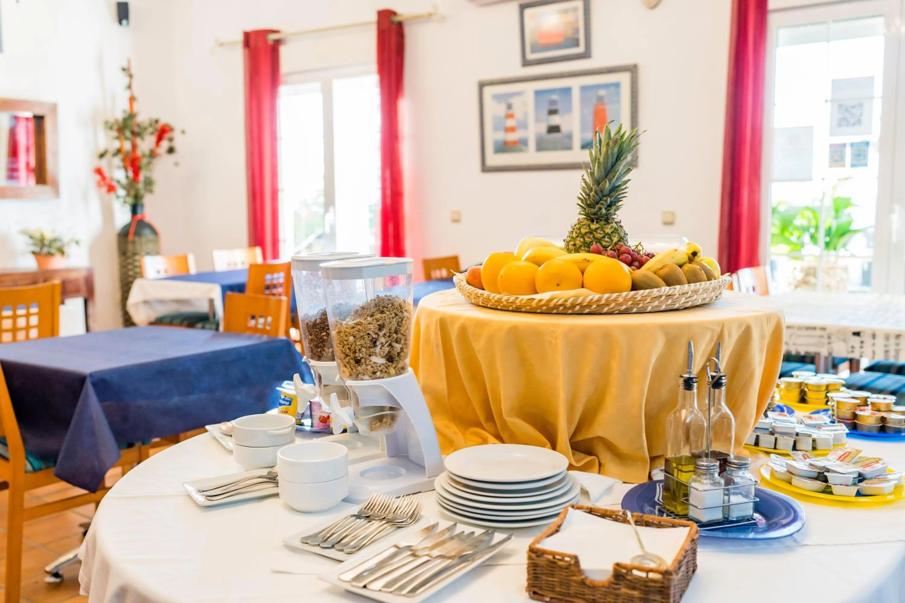 Buffet breakfast in Complejo Los Veneros