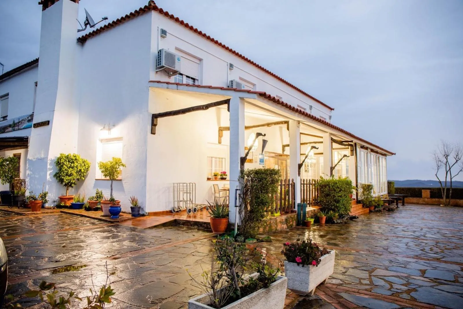 Property building in Complejo Los Veneros