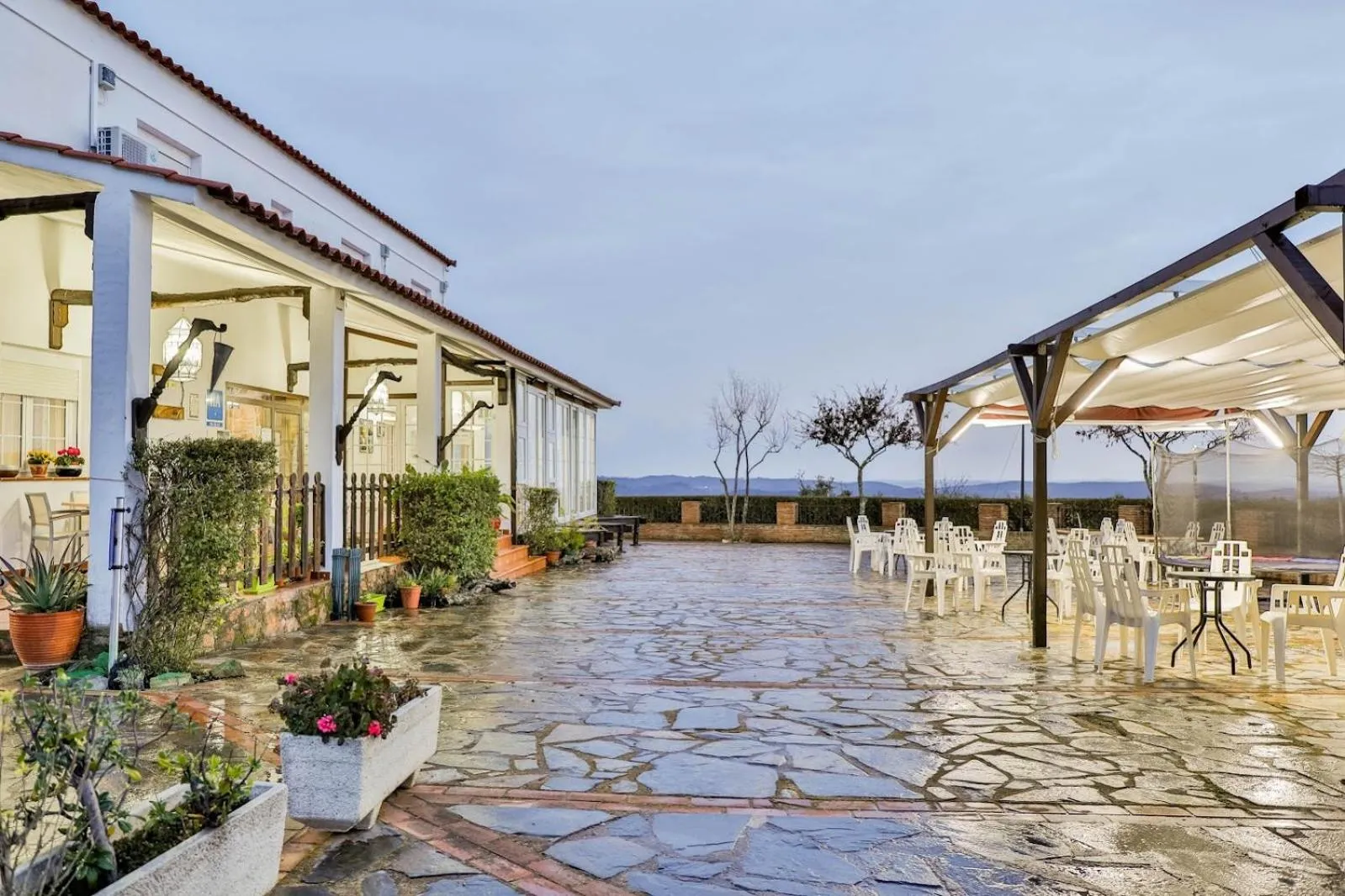 Property building in Complejo Los Veneros