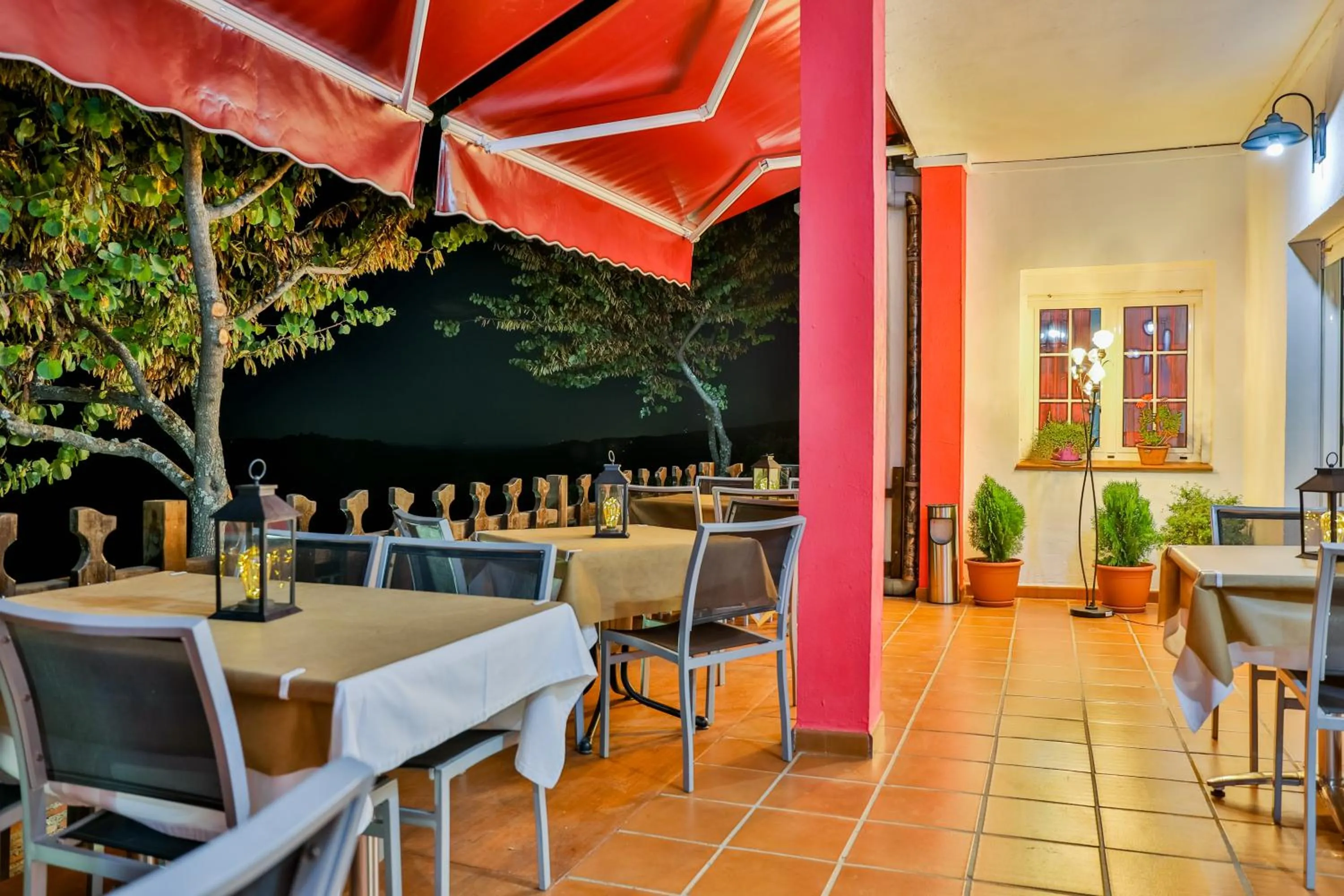 Restaurant/places to eat in Complejo Los Veneros
