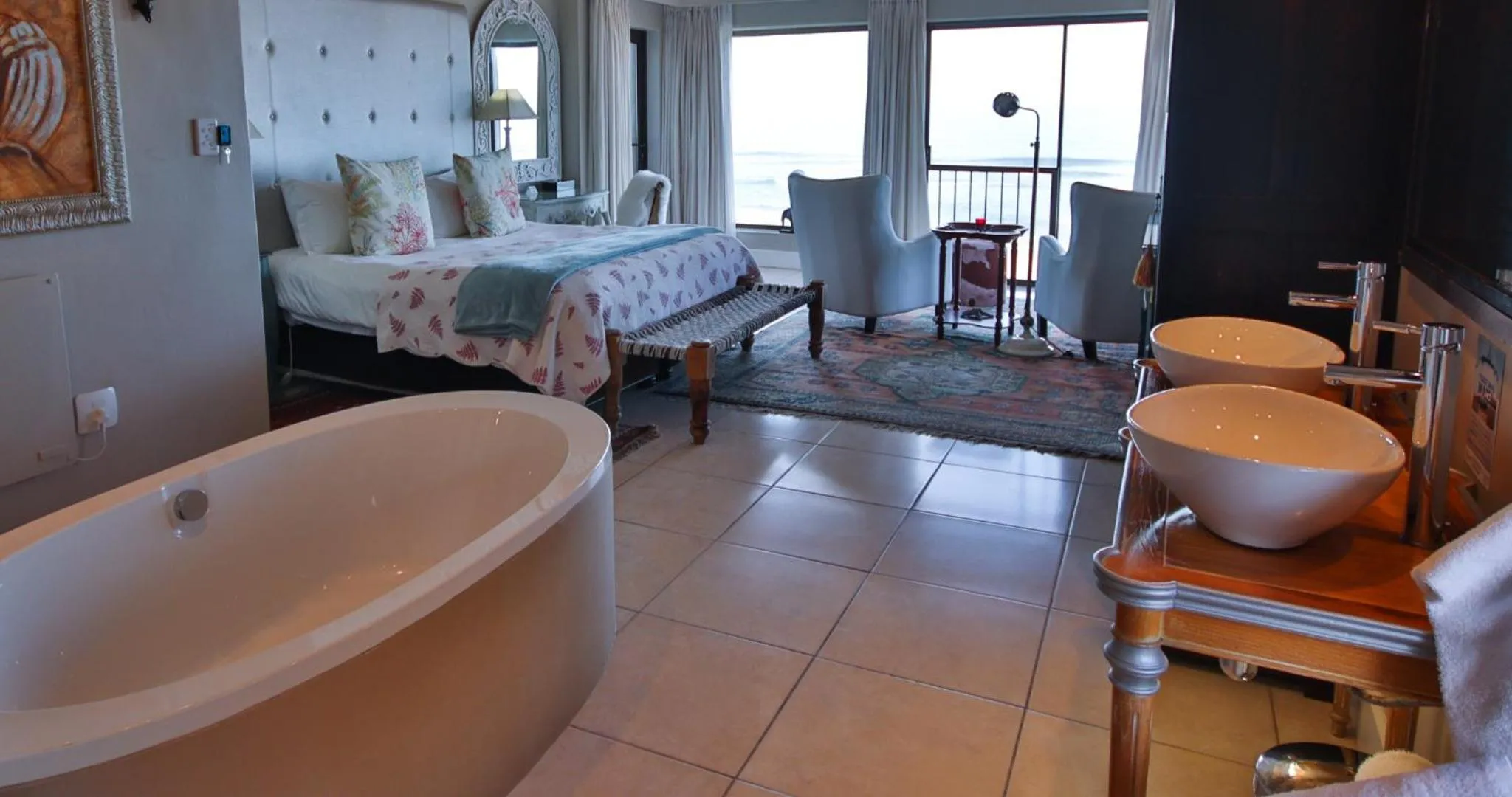 Shower, Bed in On the Beach Guesthouse Jeffreys Bay