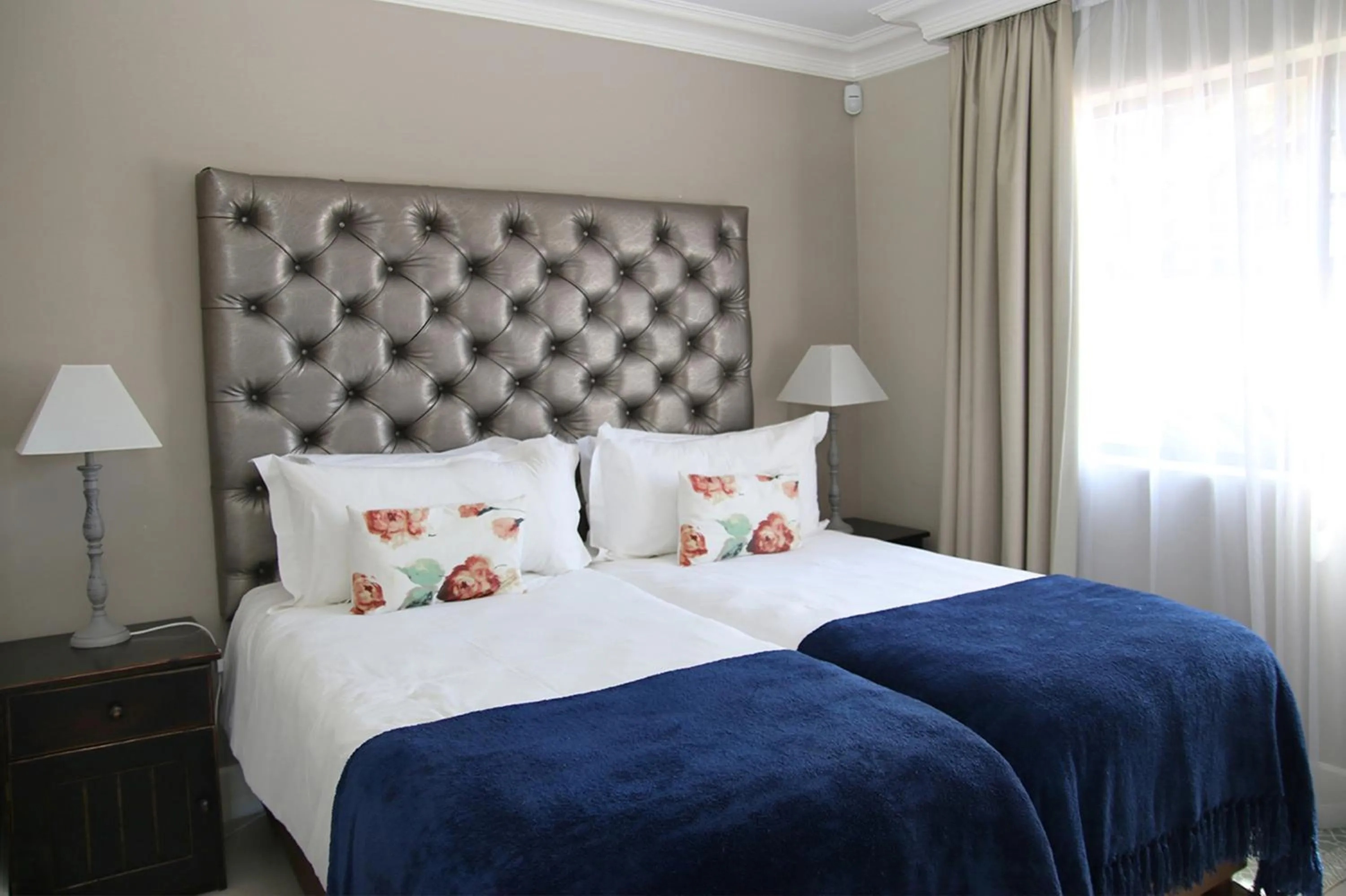 Bedroom, Bed in On the Beach Guesthouse Jeffreys Bay