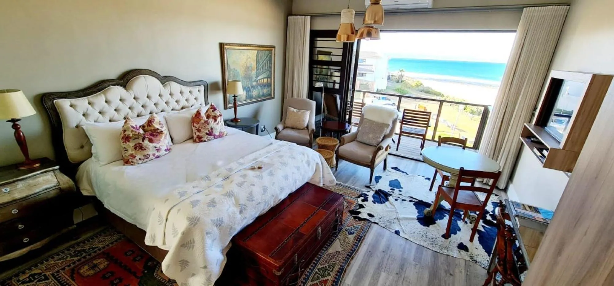View (from property/room), Bed in On the Beach Guesthouse Jeffreys Bay