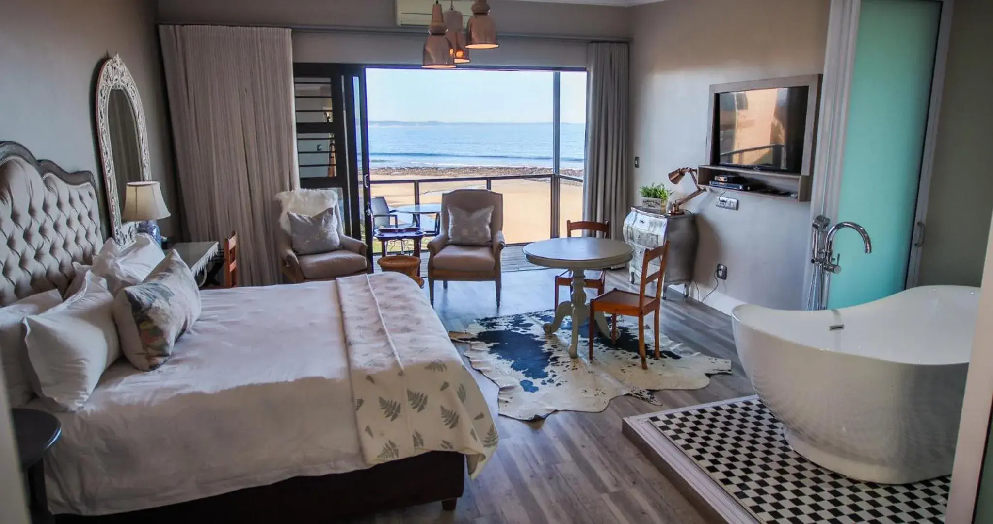 Deluxe Studio in On the Beach Guesthouse Jeffreys Bay Deluxe Studio in On the Beach Guesthouse Jeffreys Bay