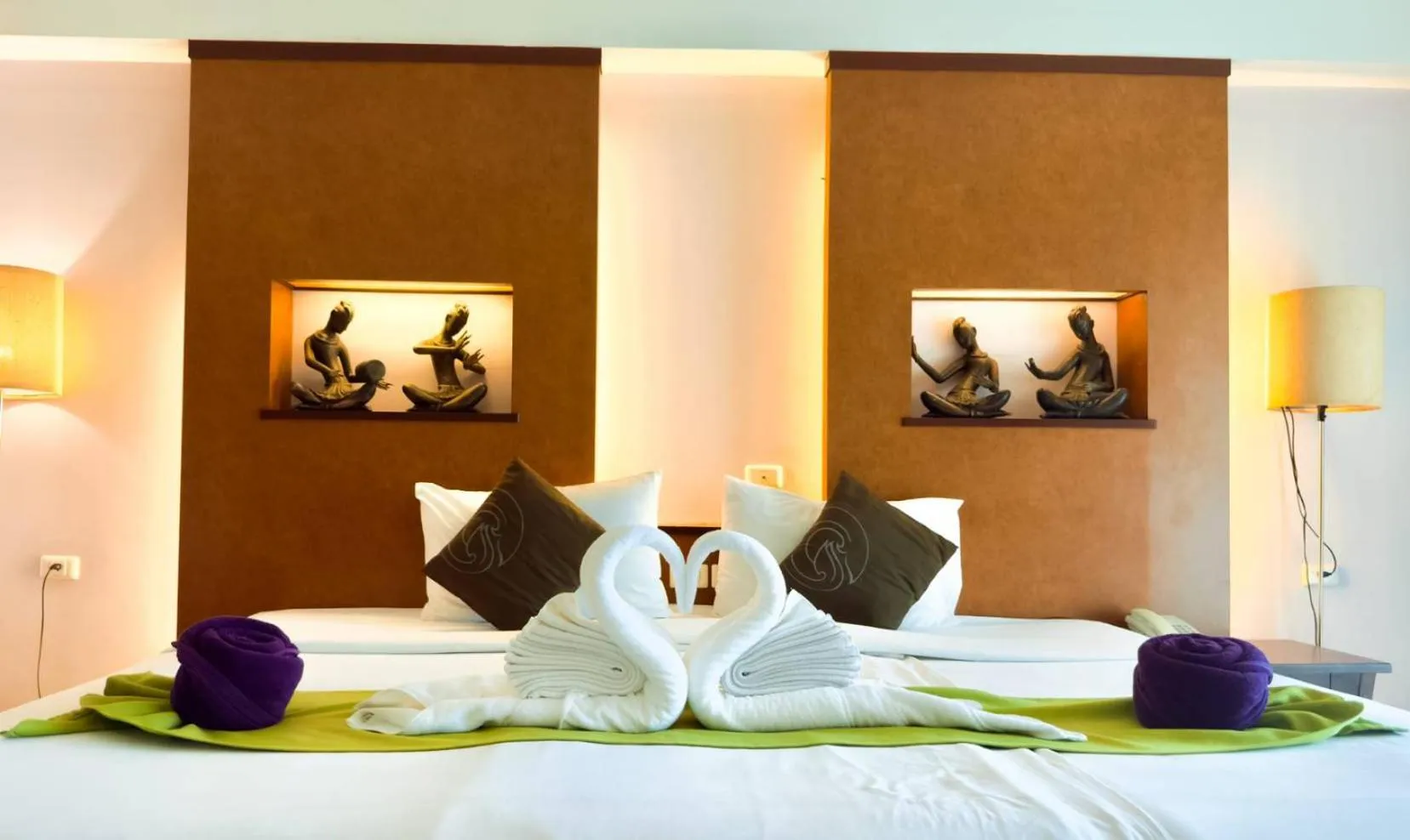 Bed in Golden Sea Pattaya - SHA Extra Plus