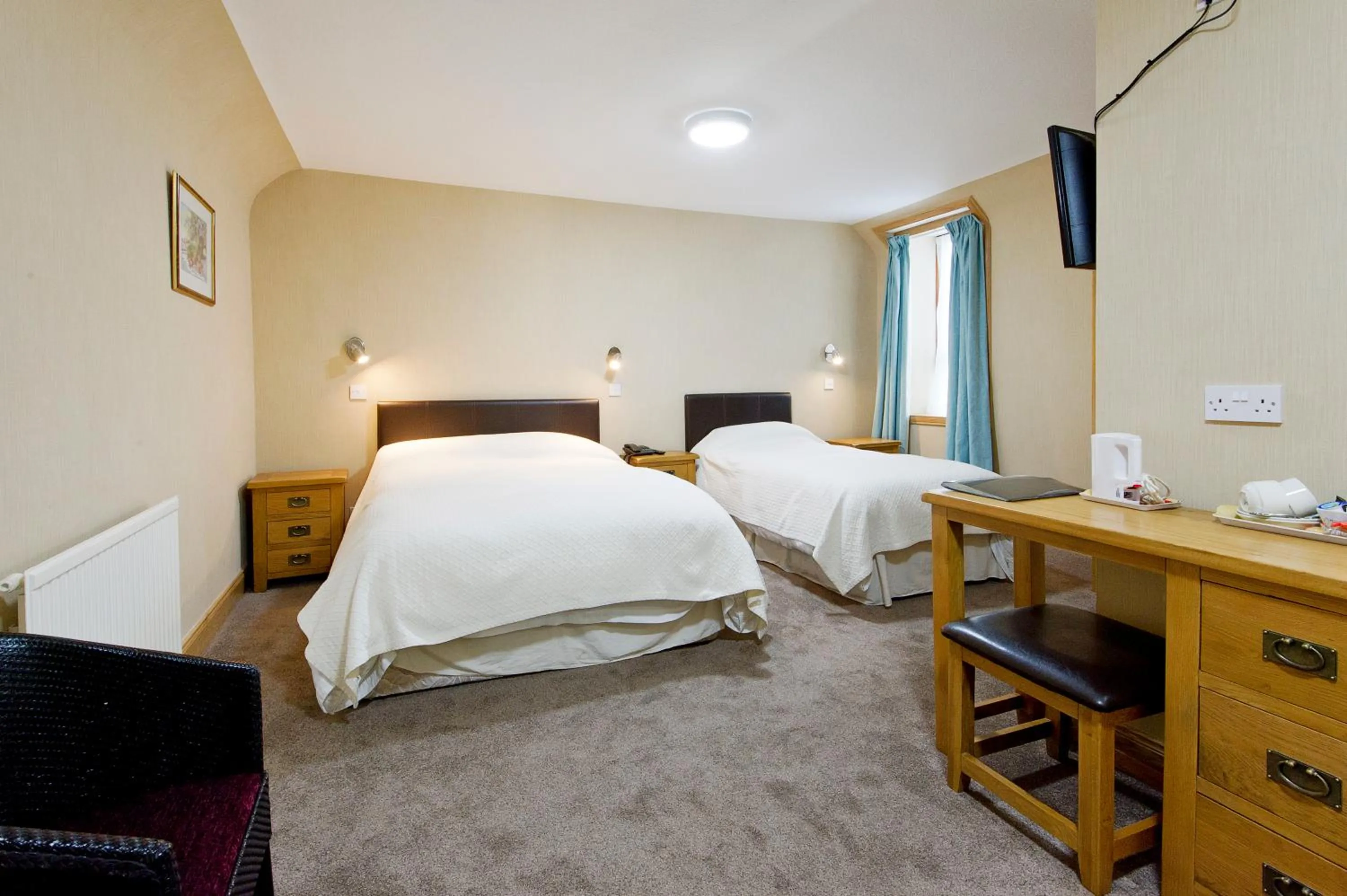 Bedroom, Bed in Nethercliffe Hotel